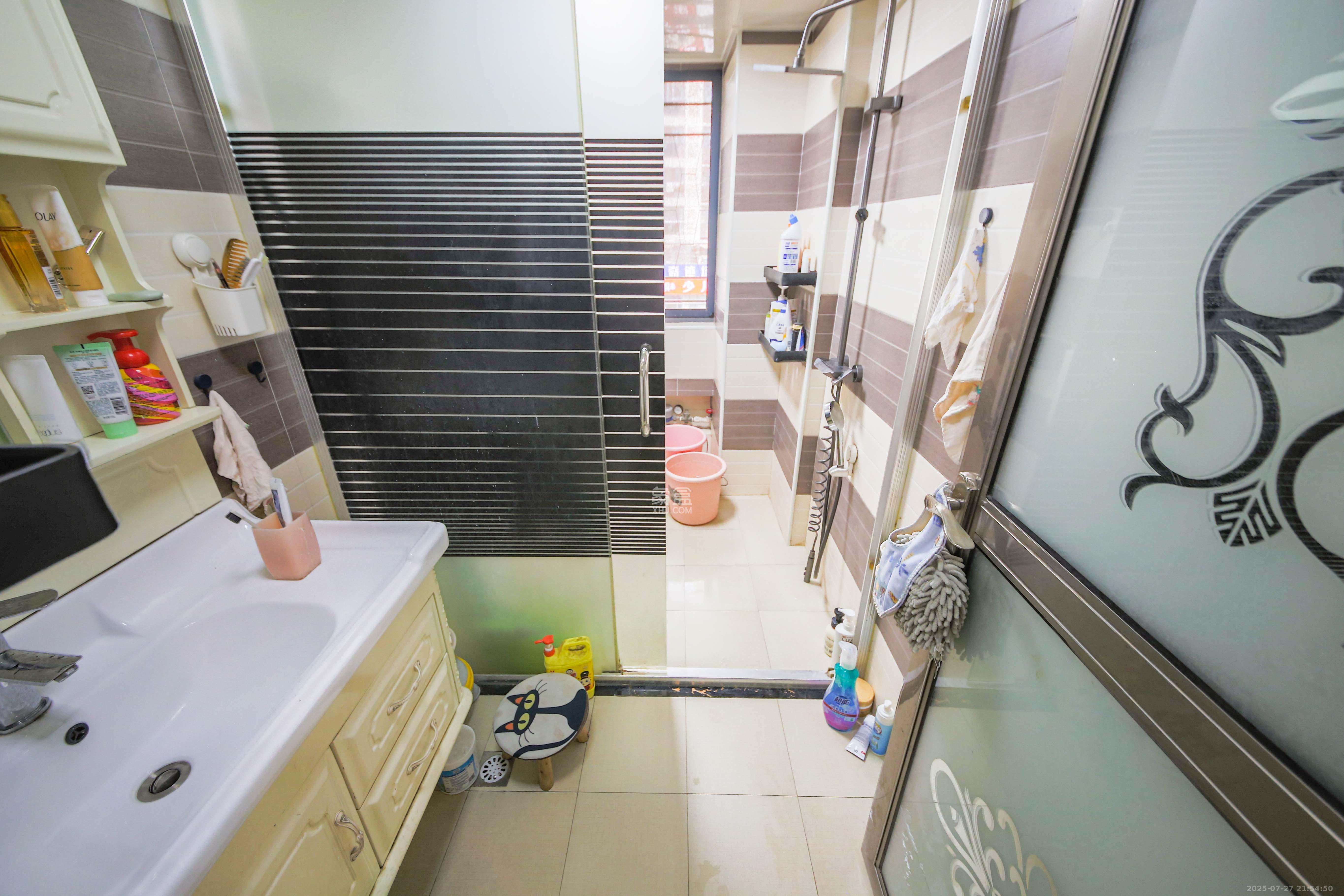 鑫远湘府逸园  3室2厅1卫    63.8万 鑫远湘府逸园  3室2厅1卫    63.8万卫生间