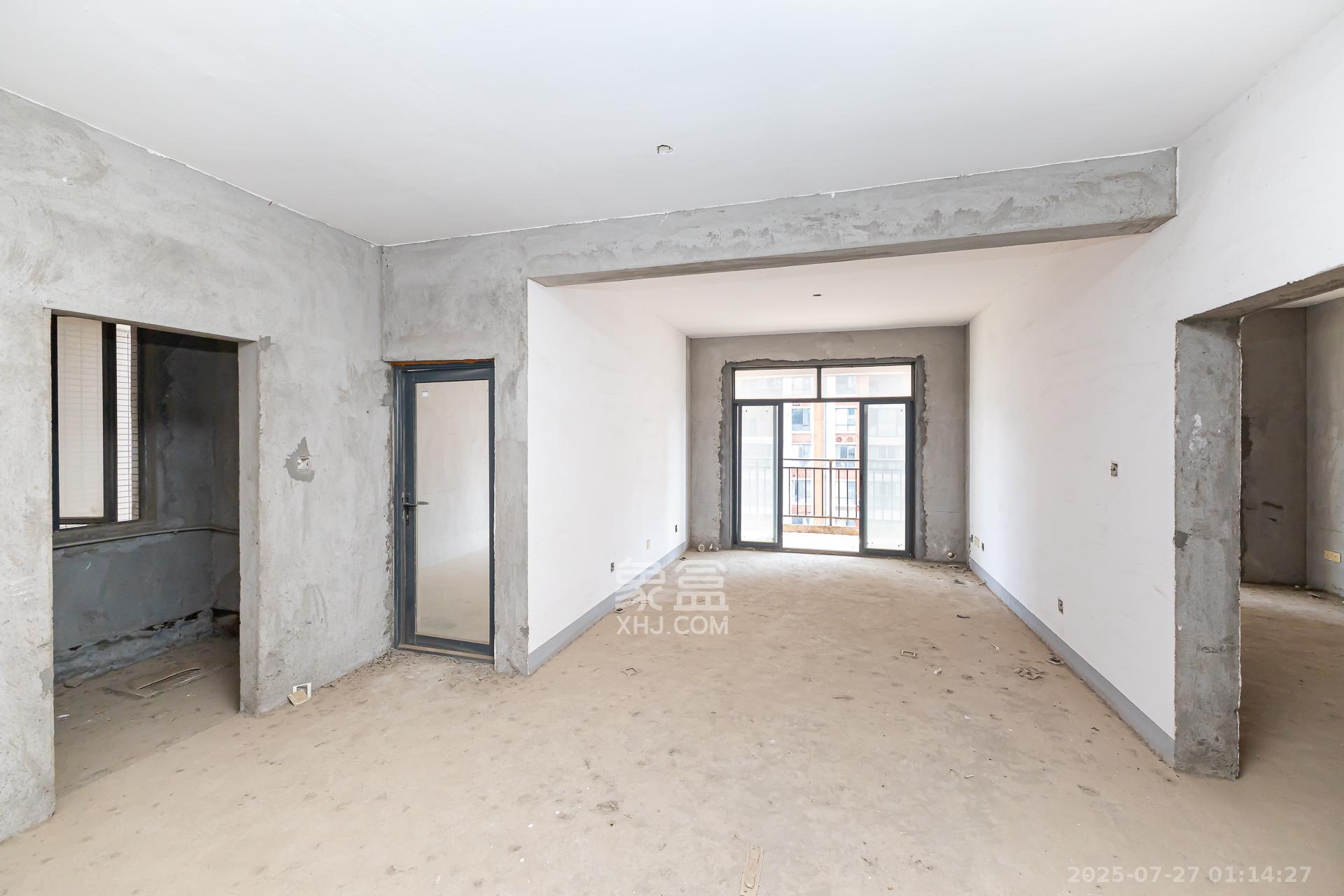 浩龙音乐界  3室2厅2卫    49.8万 浩龙音乐界  3室2厅2卫    49.8万客厅