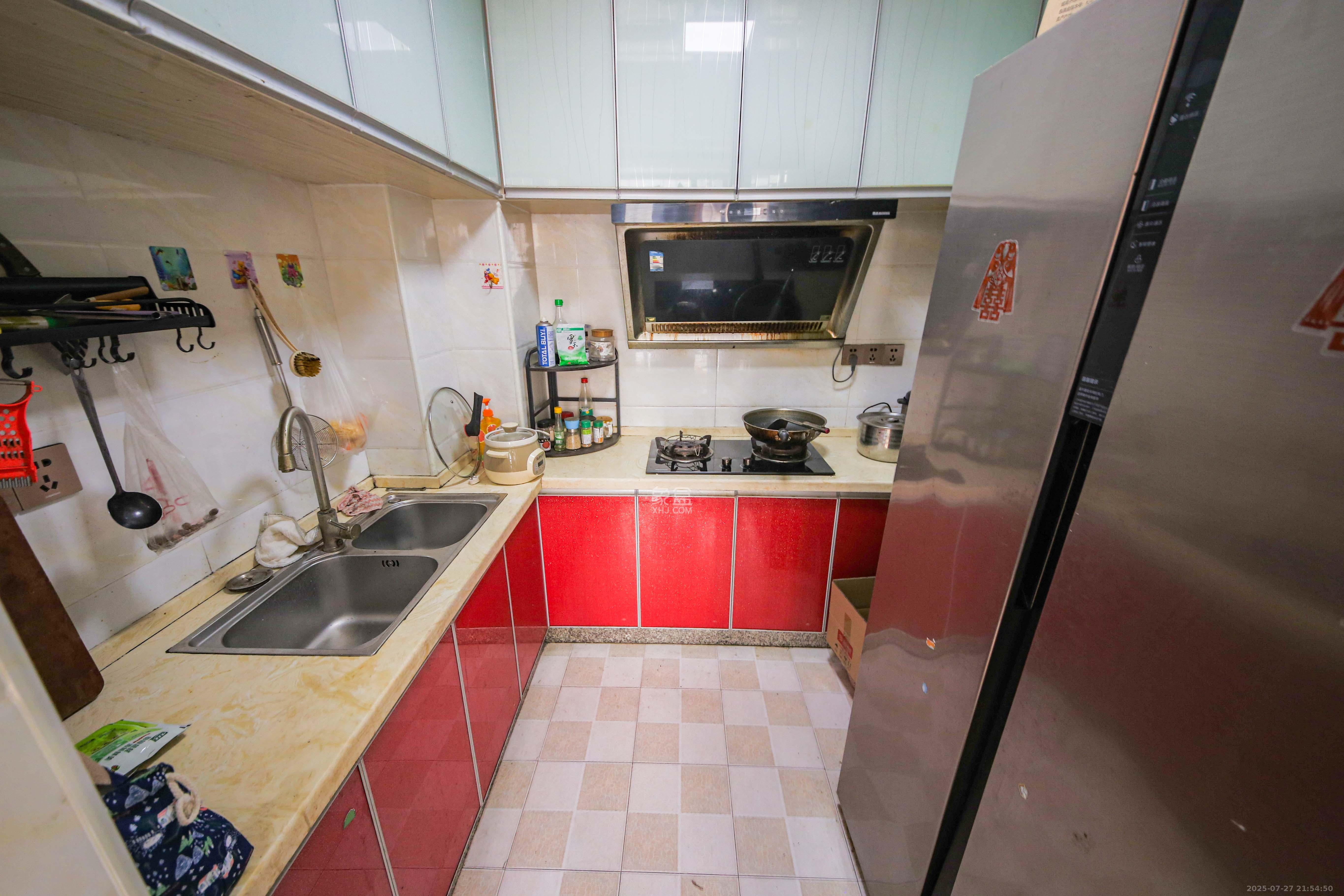 鑫远湘府逸园  3室2厅1卫    63.8万 鑫远湘府逸园  3室2厅1卫    63.8万厨房