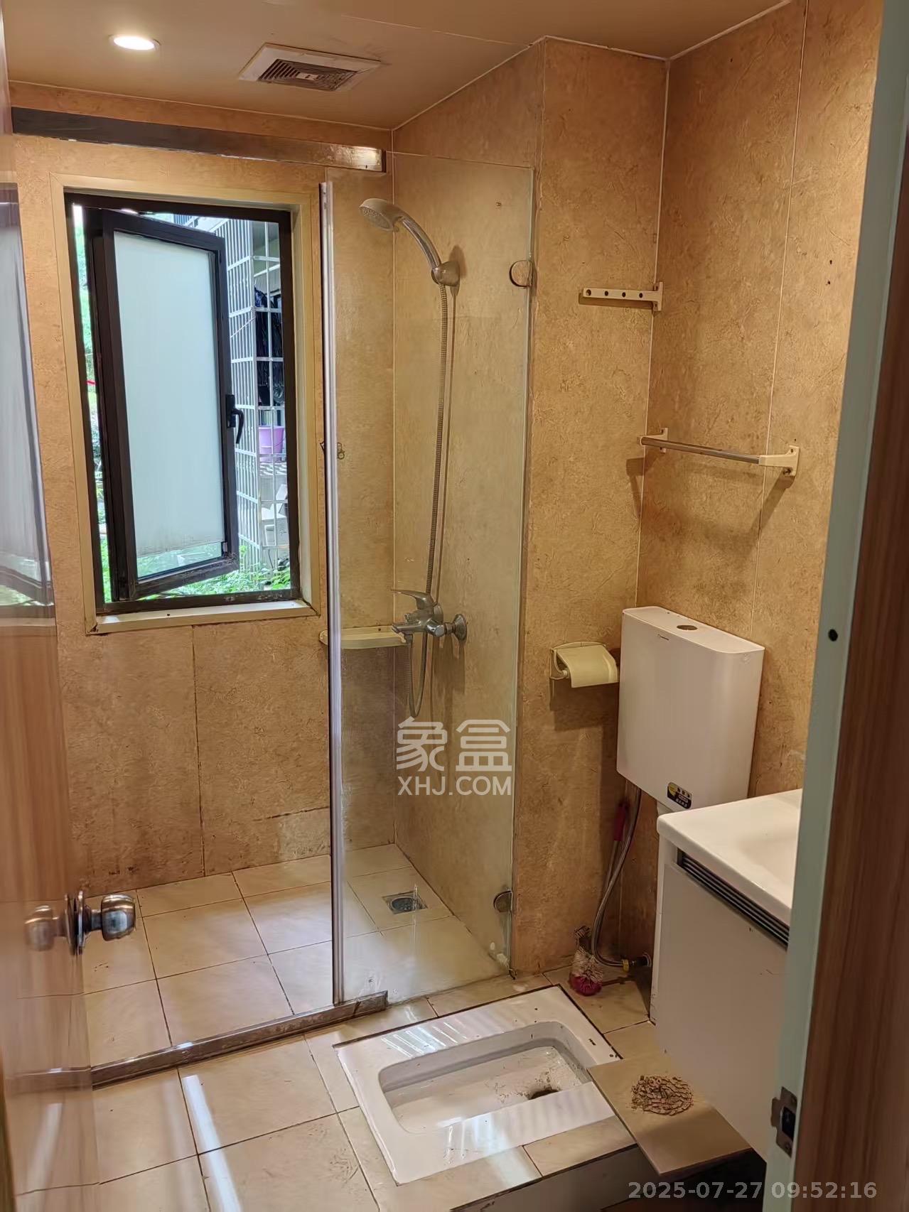 麓谷小镇 3室2厅1卫 2300.0元/月 麓谷小镇 3室2厅1卫 2300.0元/月室内图