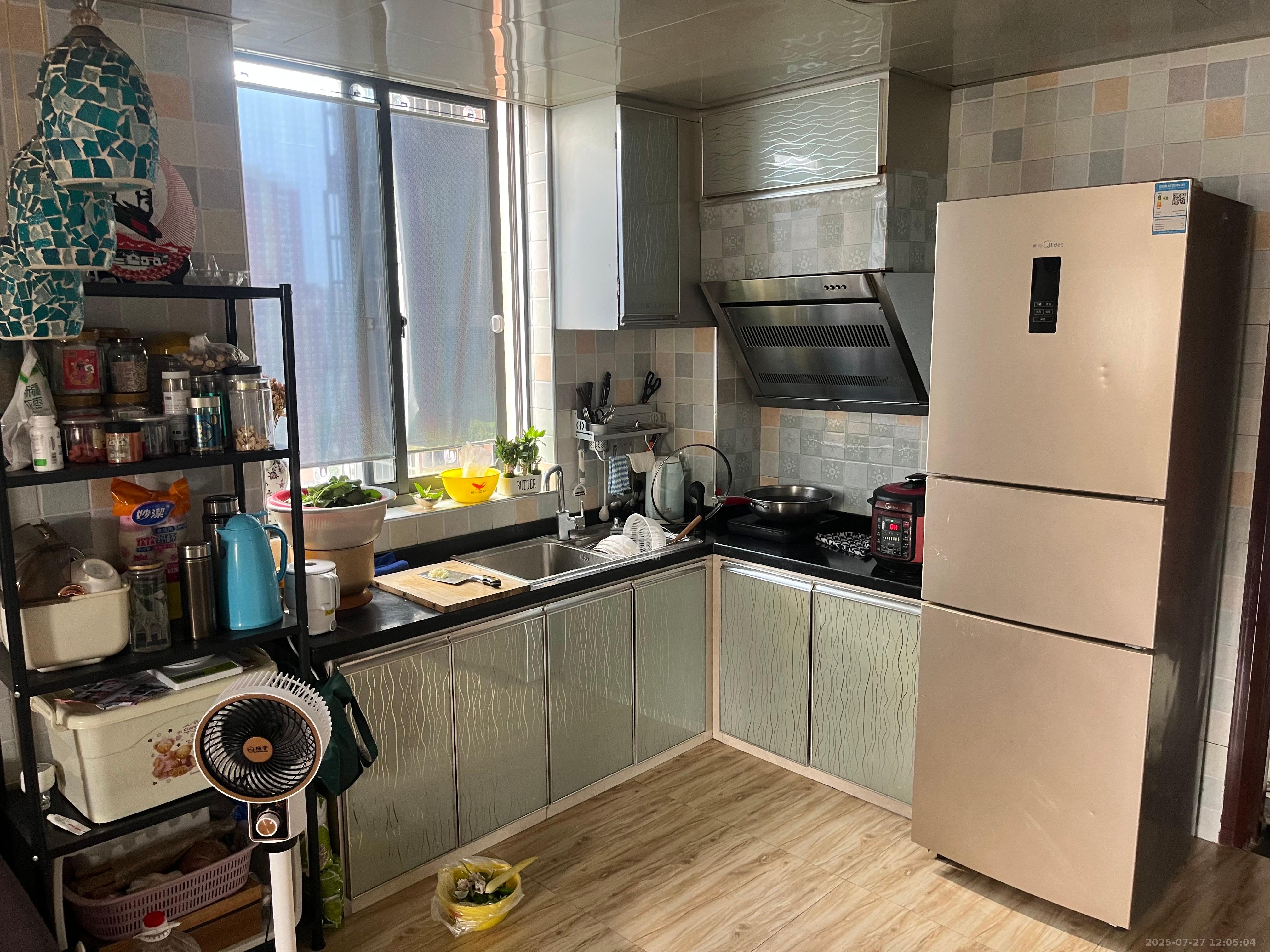 时代公馆 1室1厅1卫 1700.0元/月 时代公馆 1室1厅1卫 1700.0元/月室内图