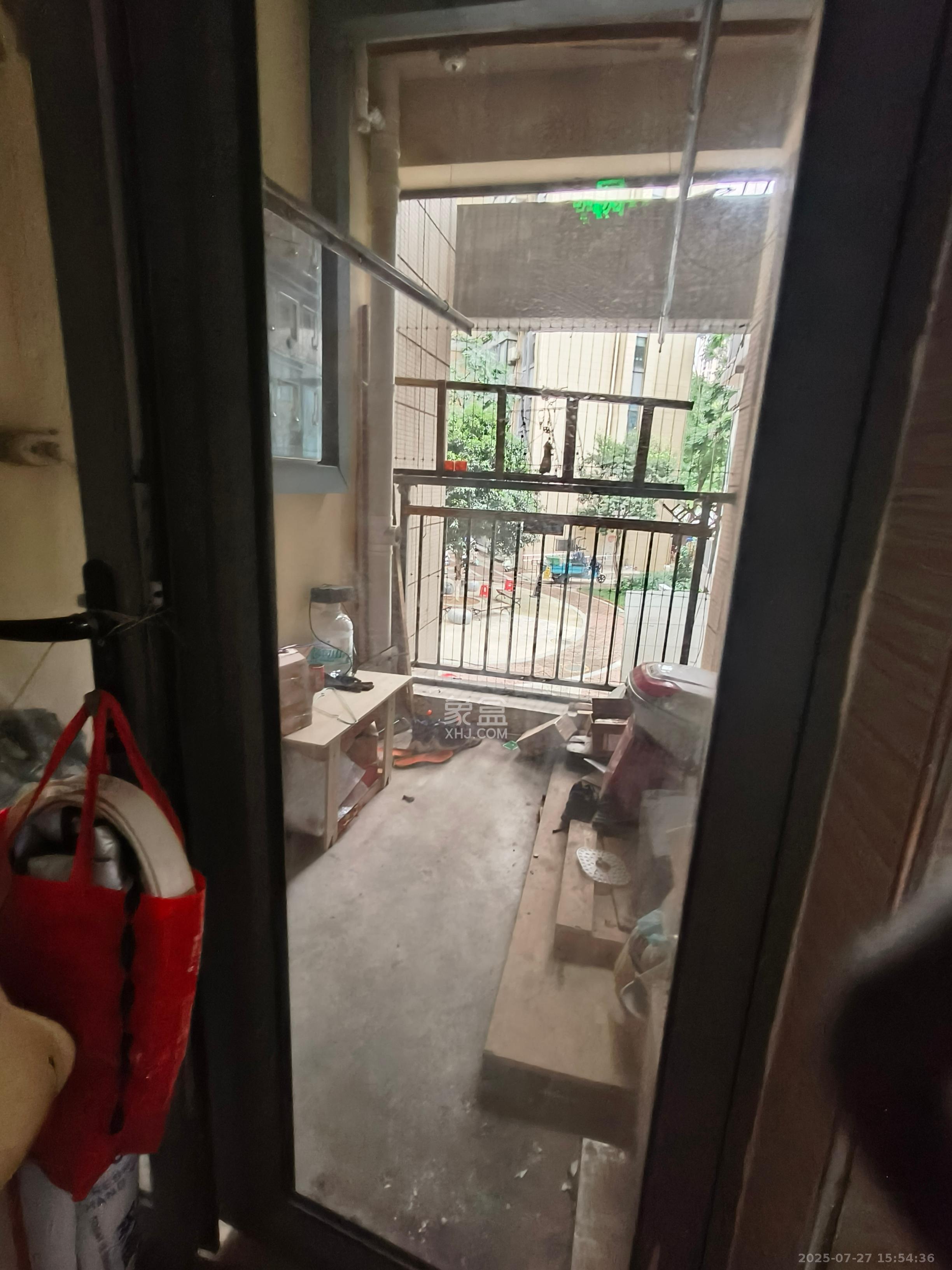 中交中央公园D2区  4室1厅1卫   2500.00元/月室内图