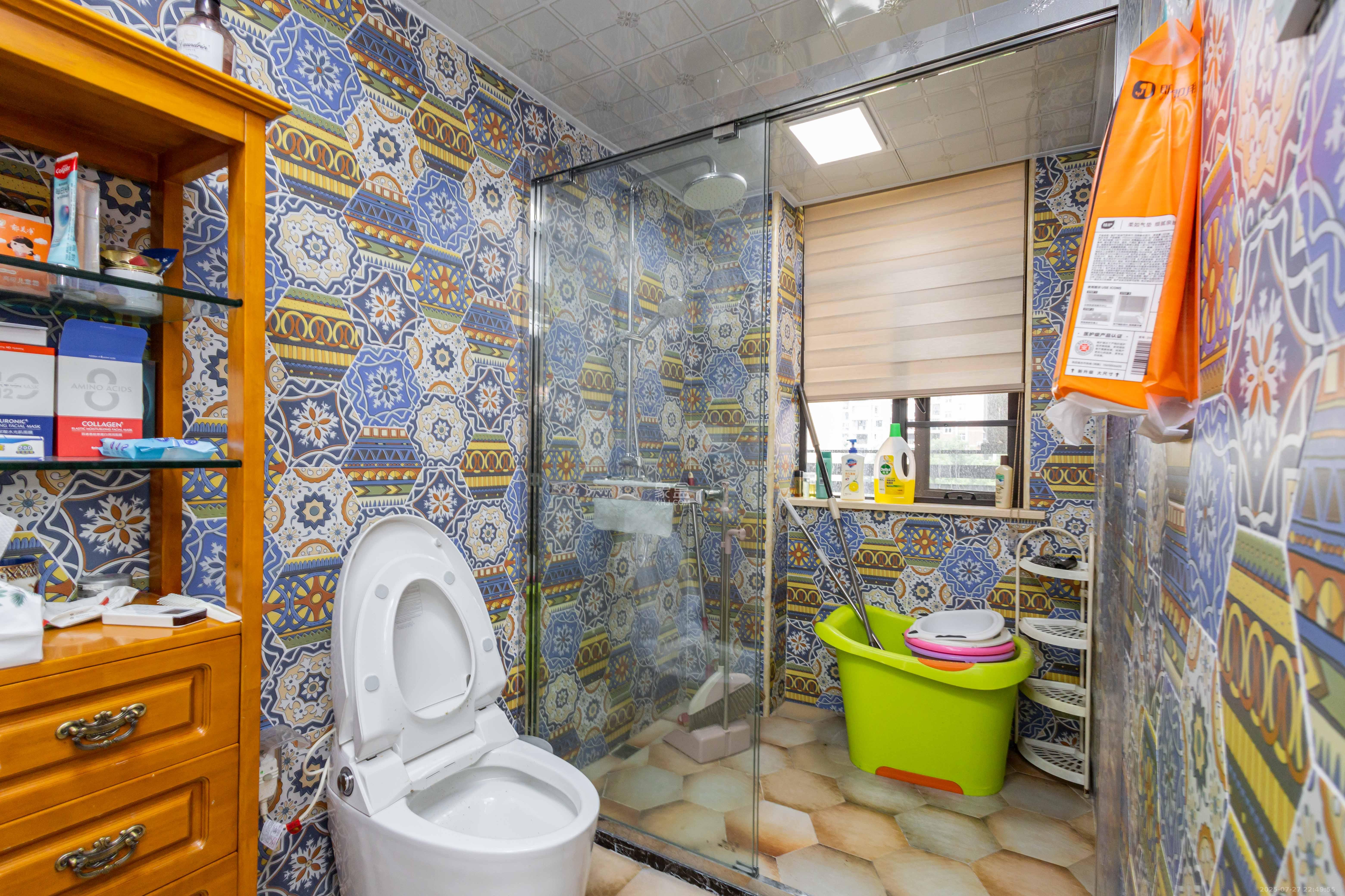 盛隆佳园 5室2厅3卫 208.0万 盛隆佳园 5室2厅3卫 208.0万卫生间