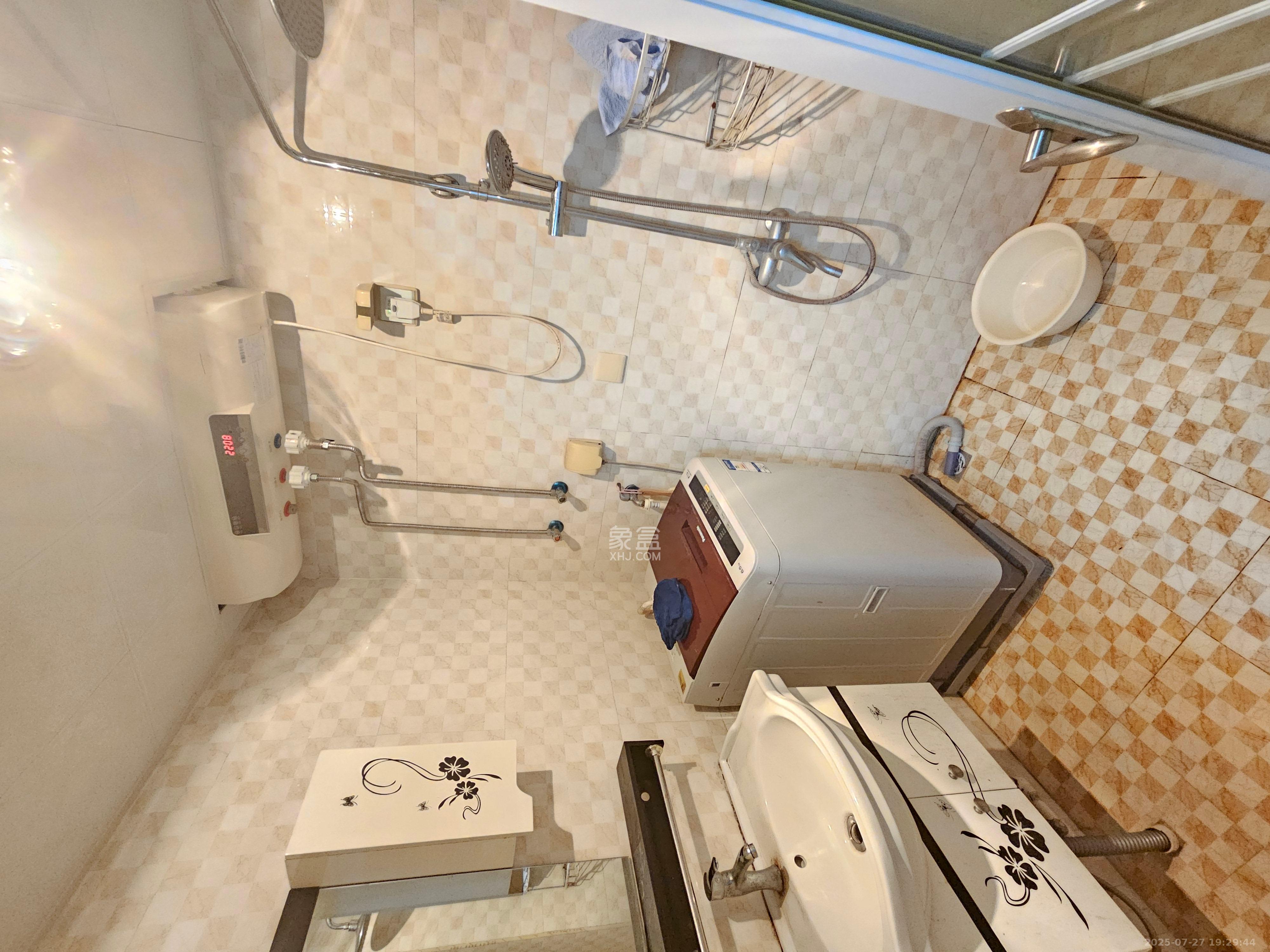 达美D6区  1室1厅1卫    1600.0元/月室内图