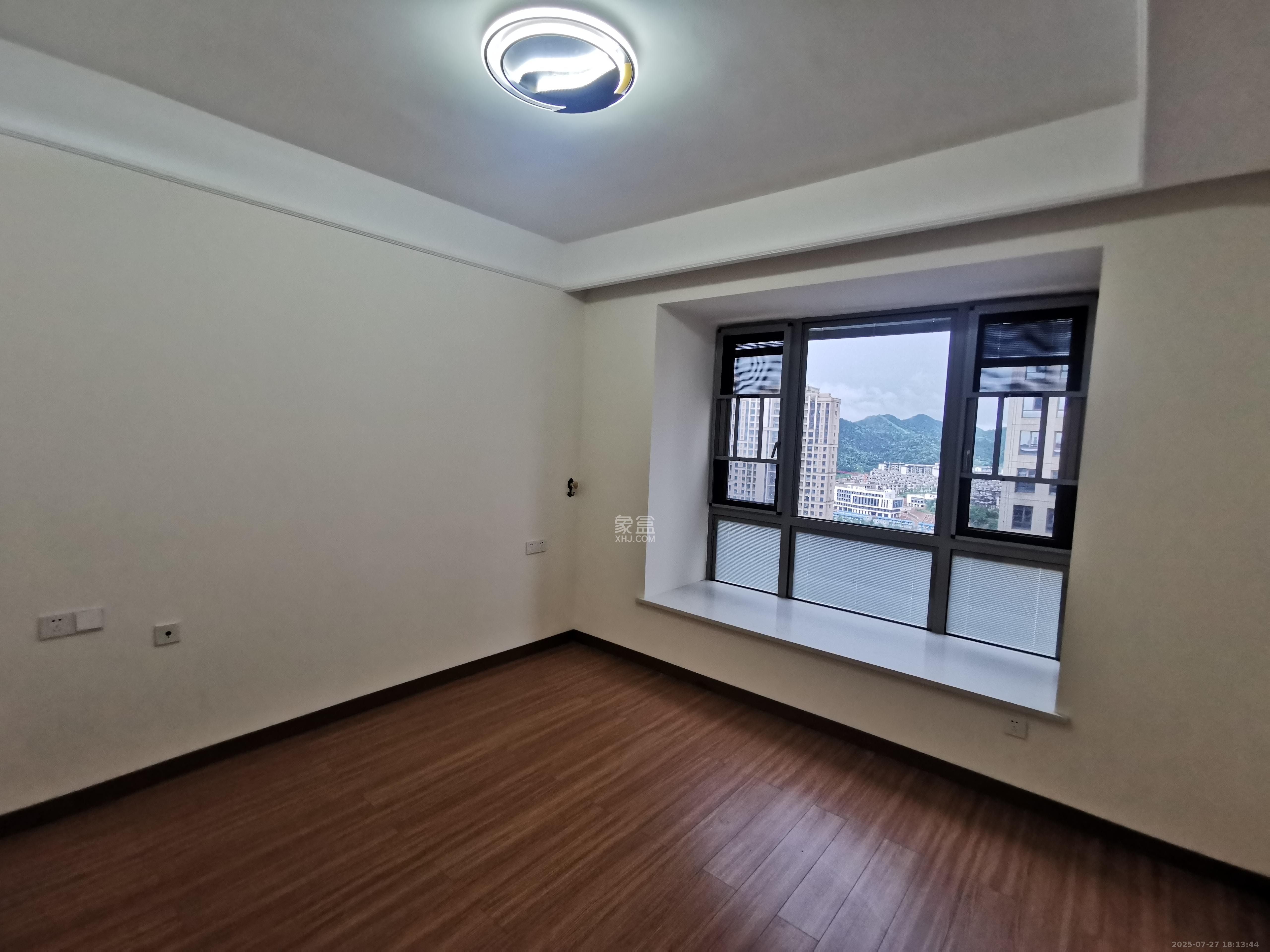 梅溪湖金茂湾 4室2厅2卫 3700.0元/月 梅溪湖金茂湾 4室2厅2卫 3700.0元/月室内图