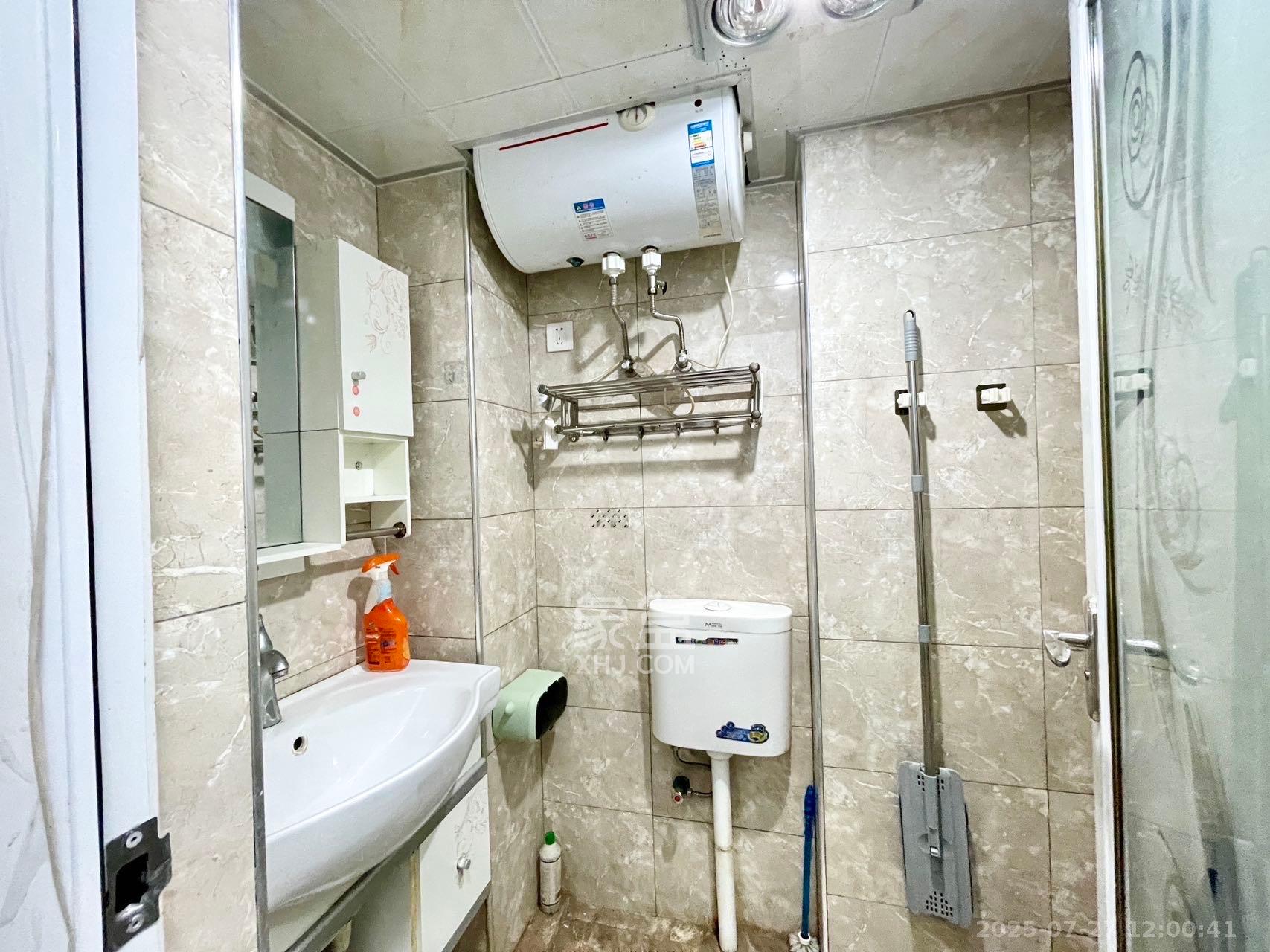 保利麓谷林语I区  1室1厅1卫    1300.0元/月室内图