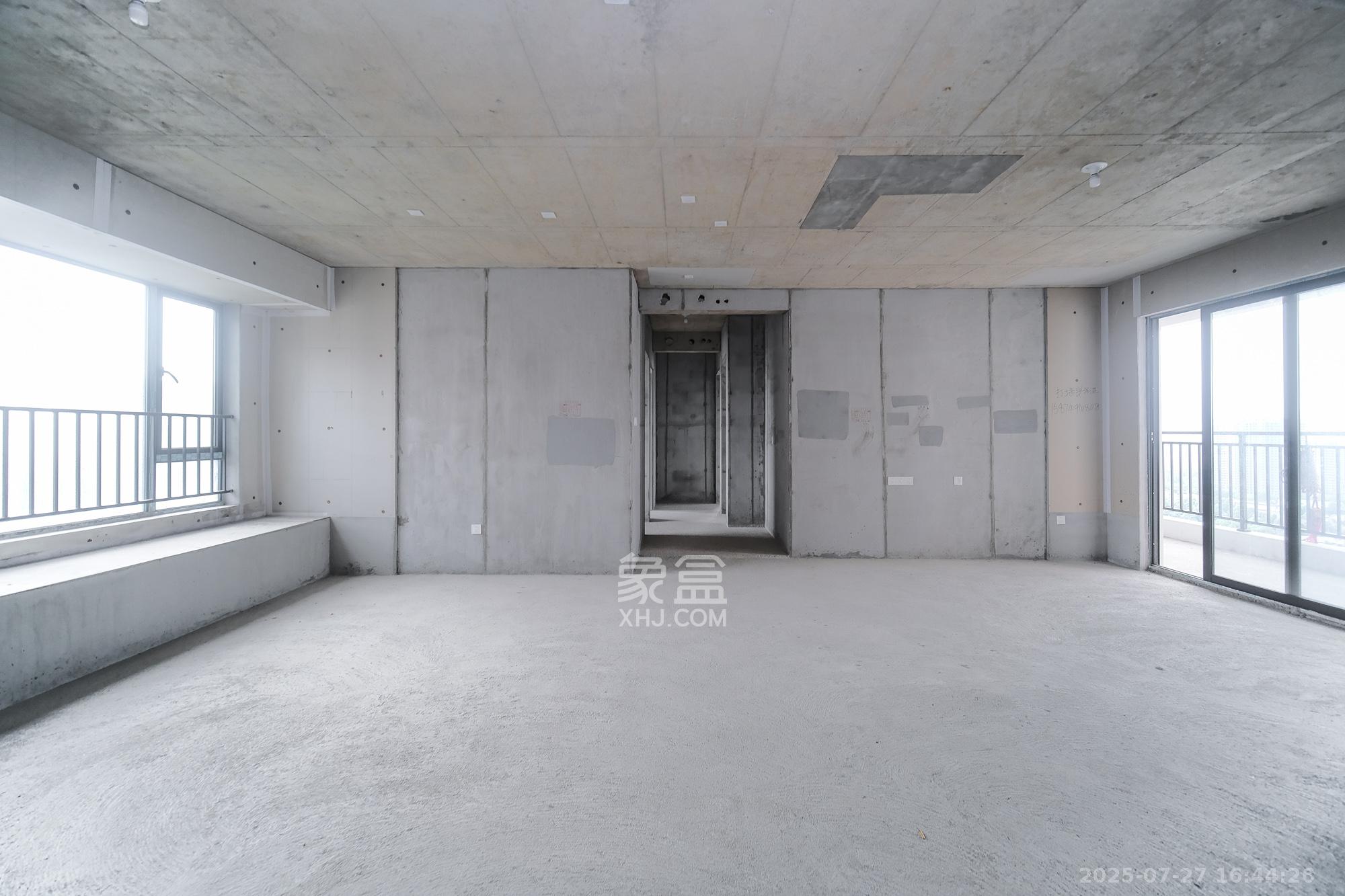 和顺府  4室2厅0卫    135.0万 和顺府  4室2厅0卫    135.0万客厅