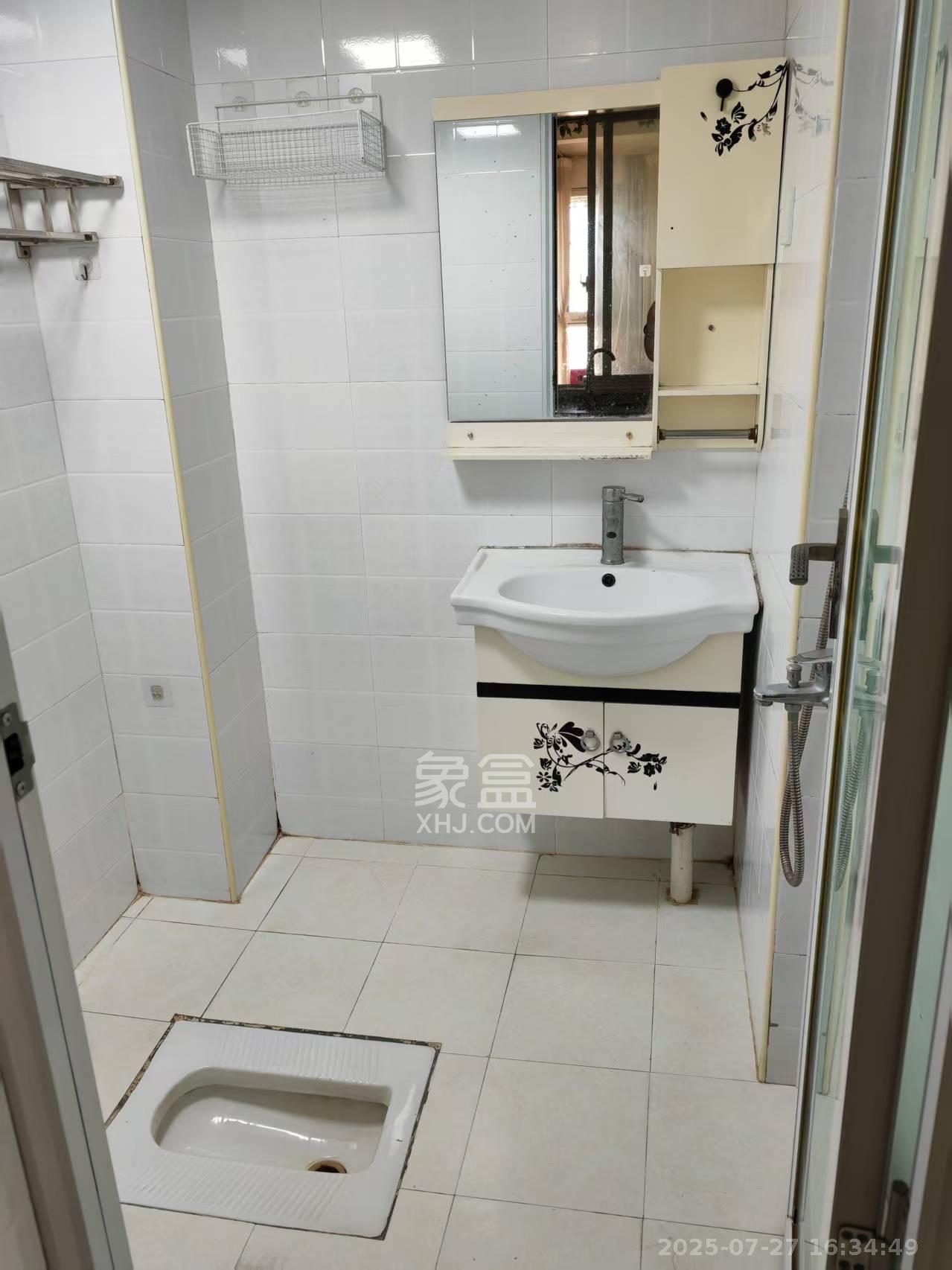 银轩铭誉（四海怡家）  1室1厅1卫    2300.0元/月室内图