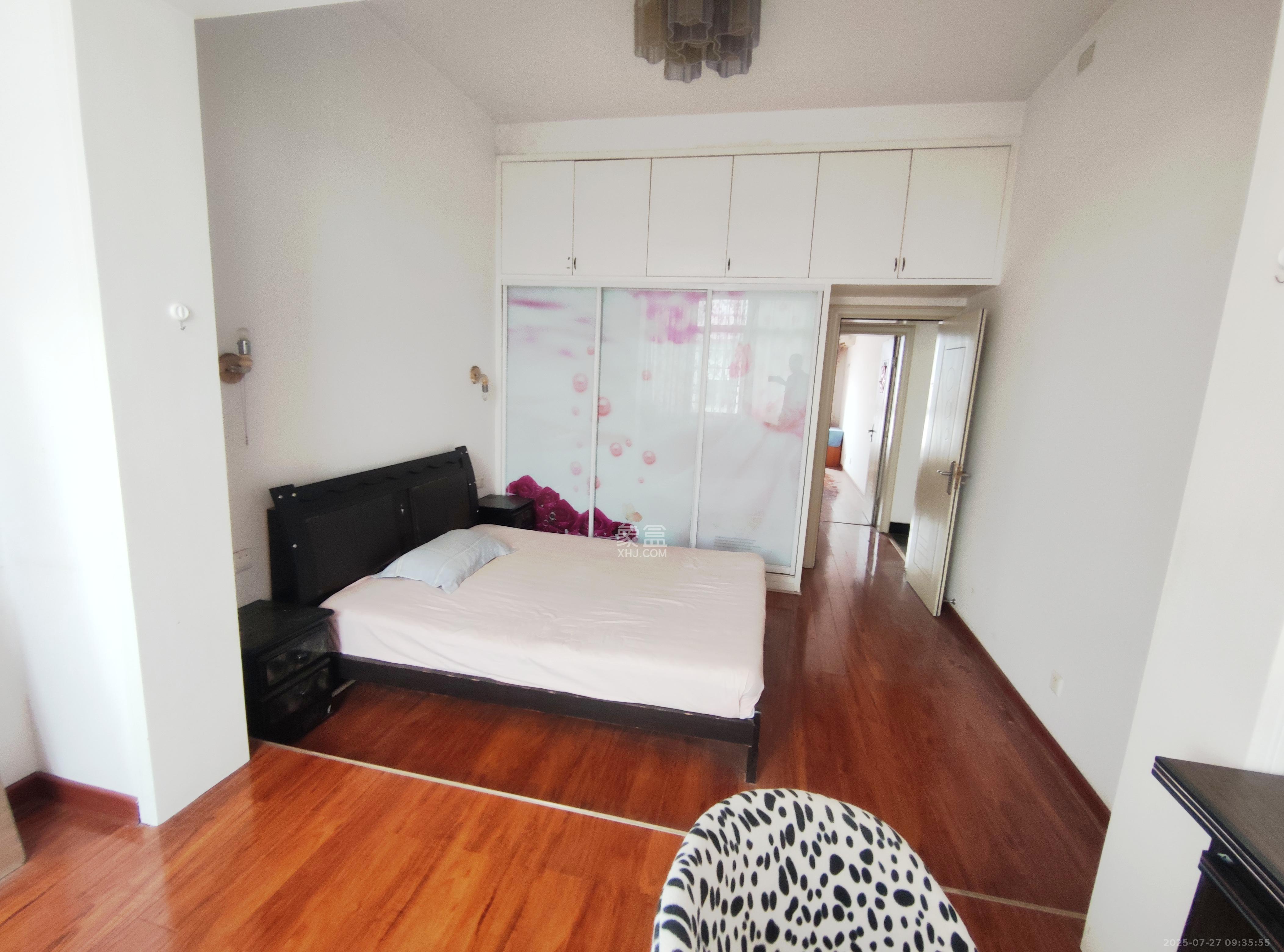 麓谷沐春园 3室2厅2卫 2000.0元/月 麓谷沐春园 3室2厅2卫 2000.0元/月室内图