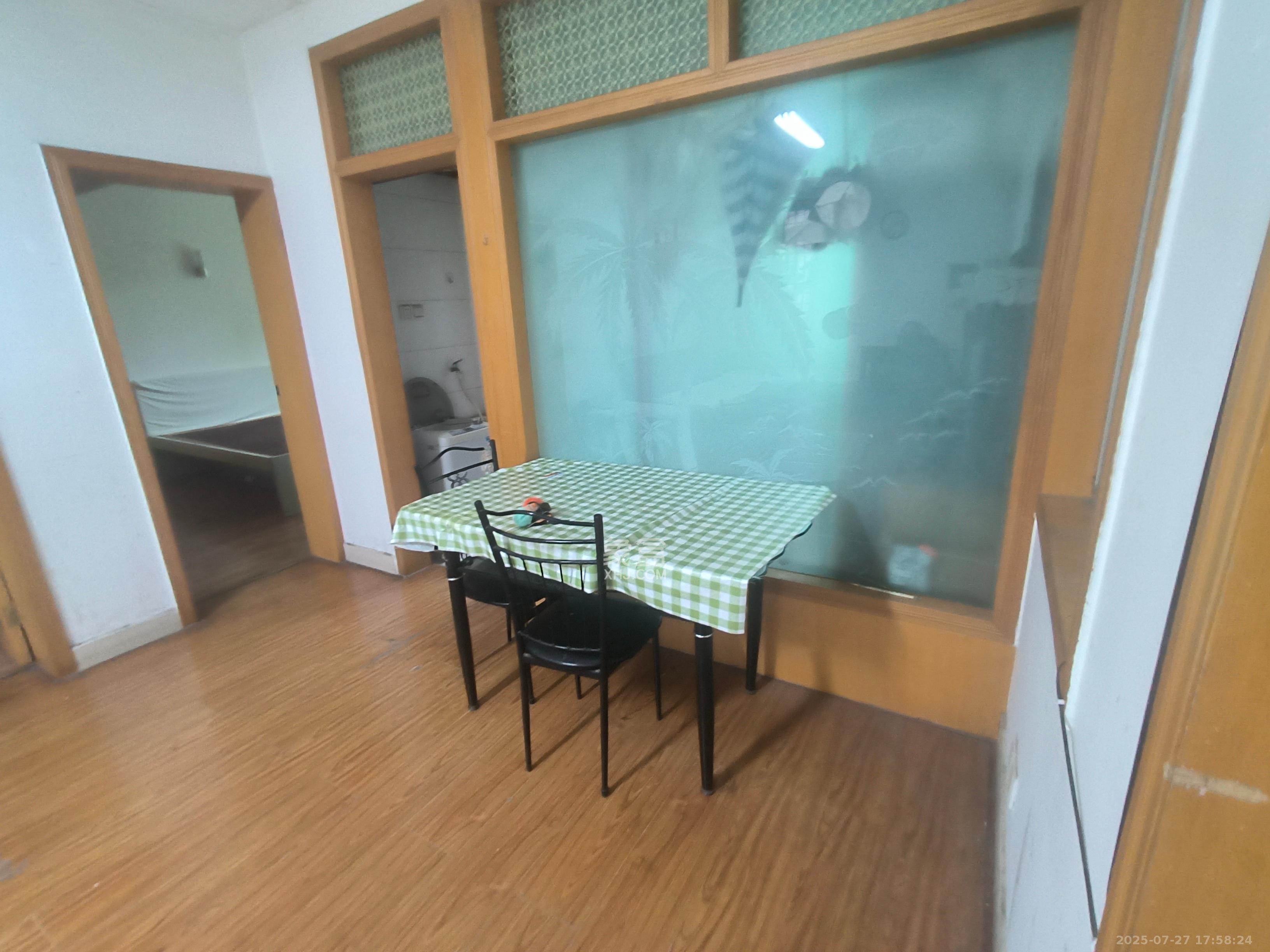咸嘉新村嘉明苑  2室2厅1卫   1750.00元/月室内图