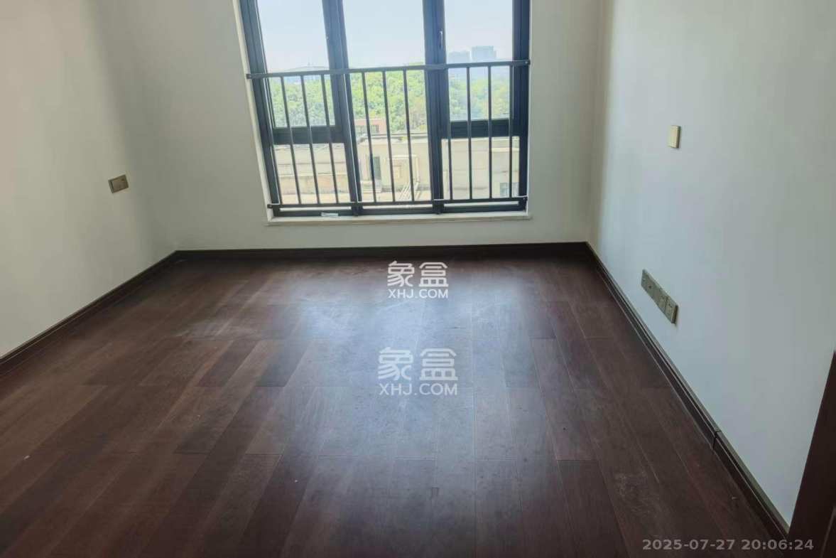 绿地长沙城际空间站(柏仕佳苑)  4室2厅2卫    4200.0元/月 绿地长沙城际空间站(柏仕佳苑)  4室2厅2卫    4200.0元/月室内图