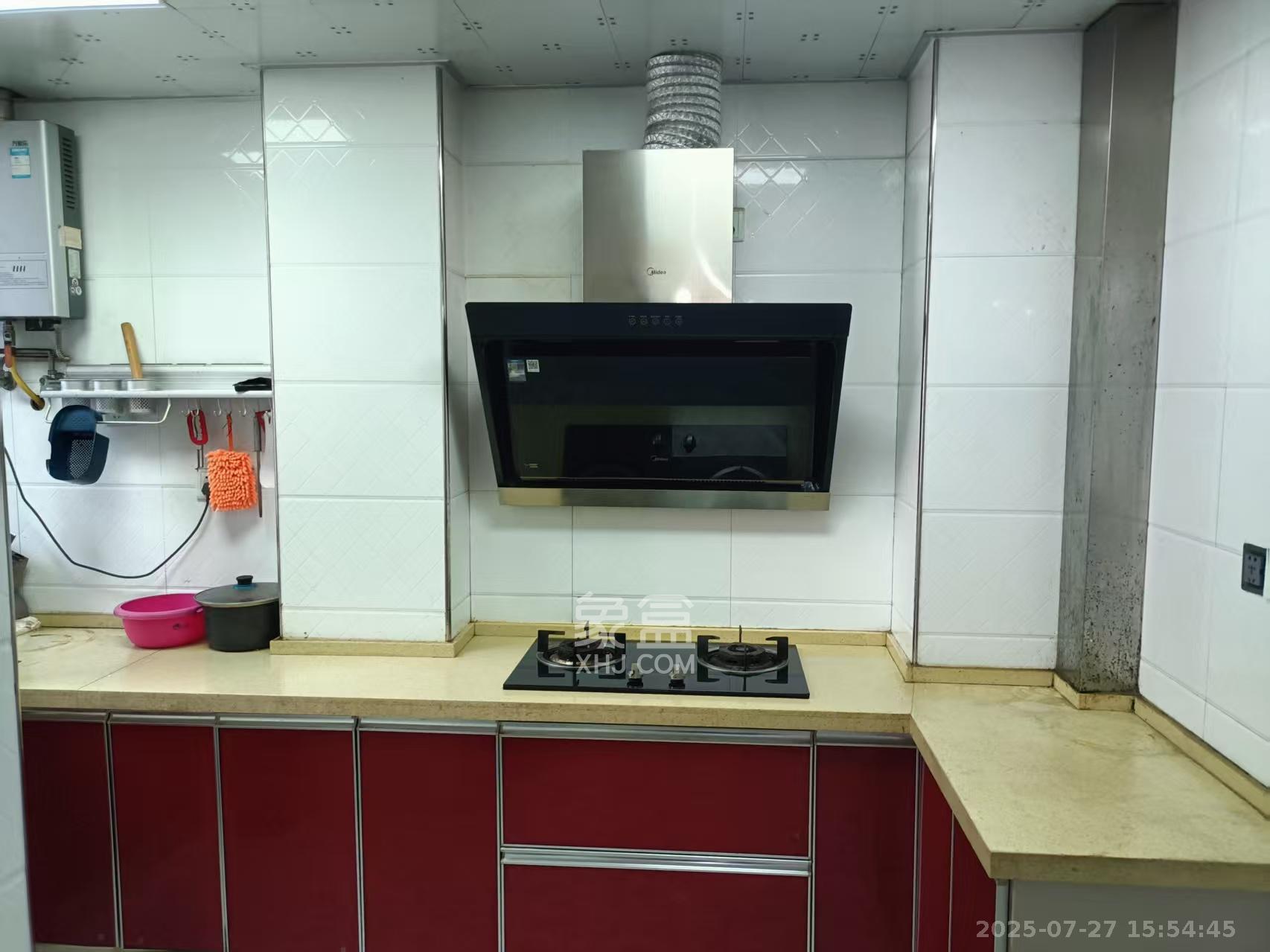 水岸世景  3室2厅1卫   1600.00元/月室内图