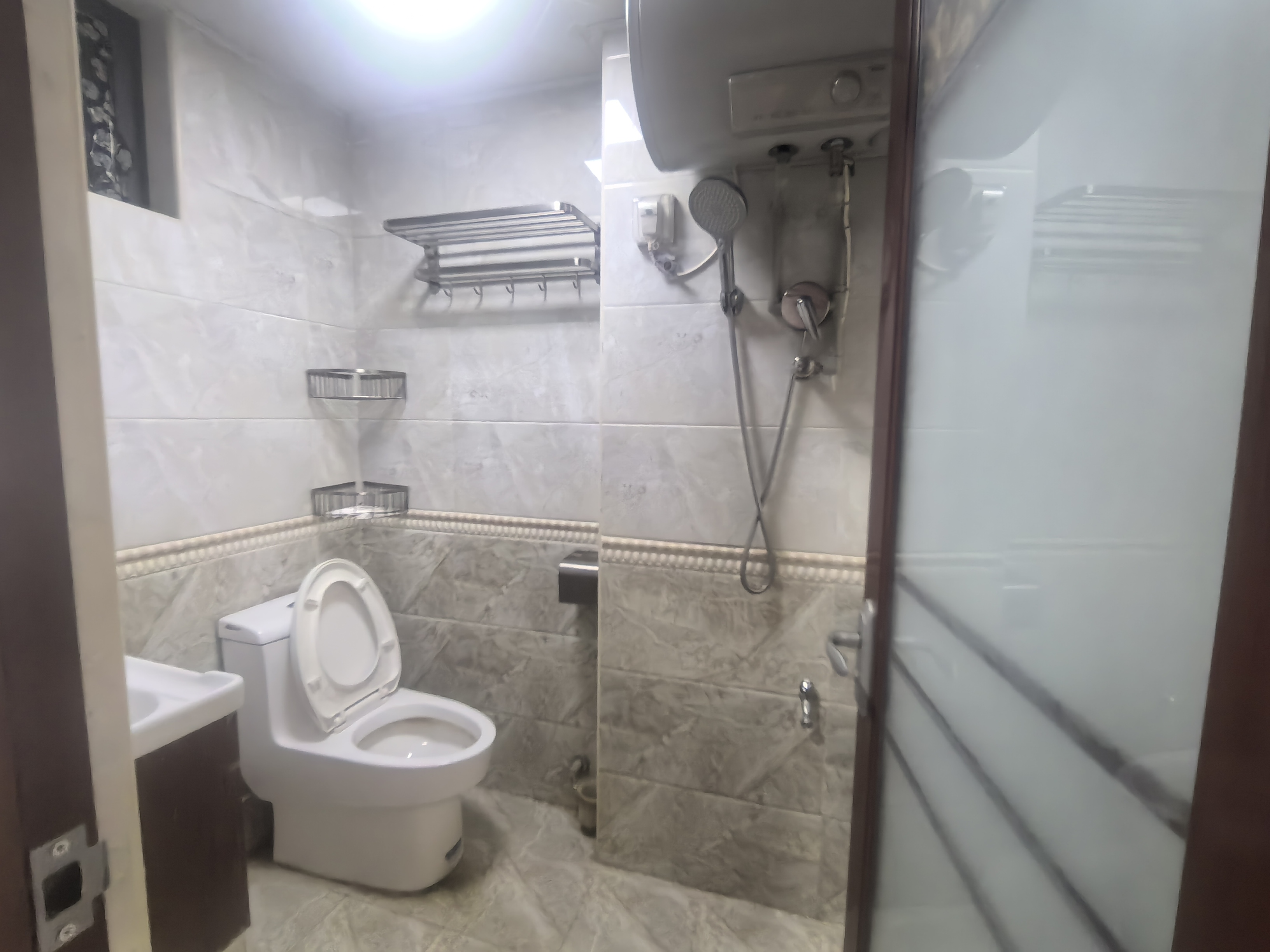 金湾花园 1室1厅1卫 39.0万 金湾花园 1室1厅1卫 39.0万客厅