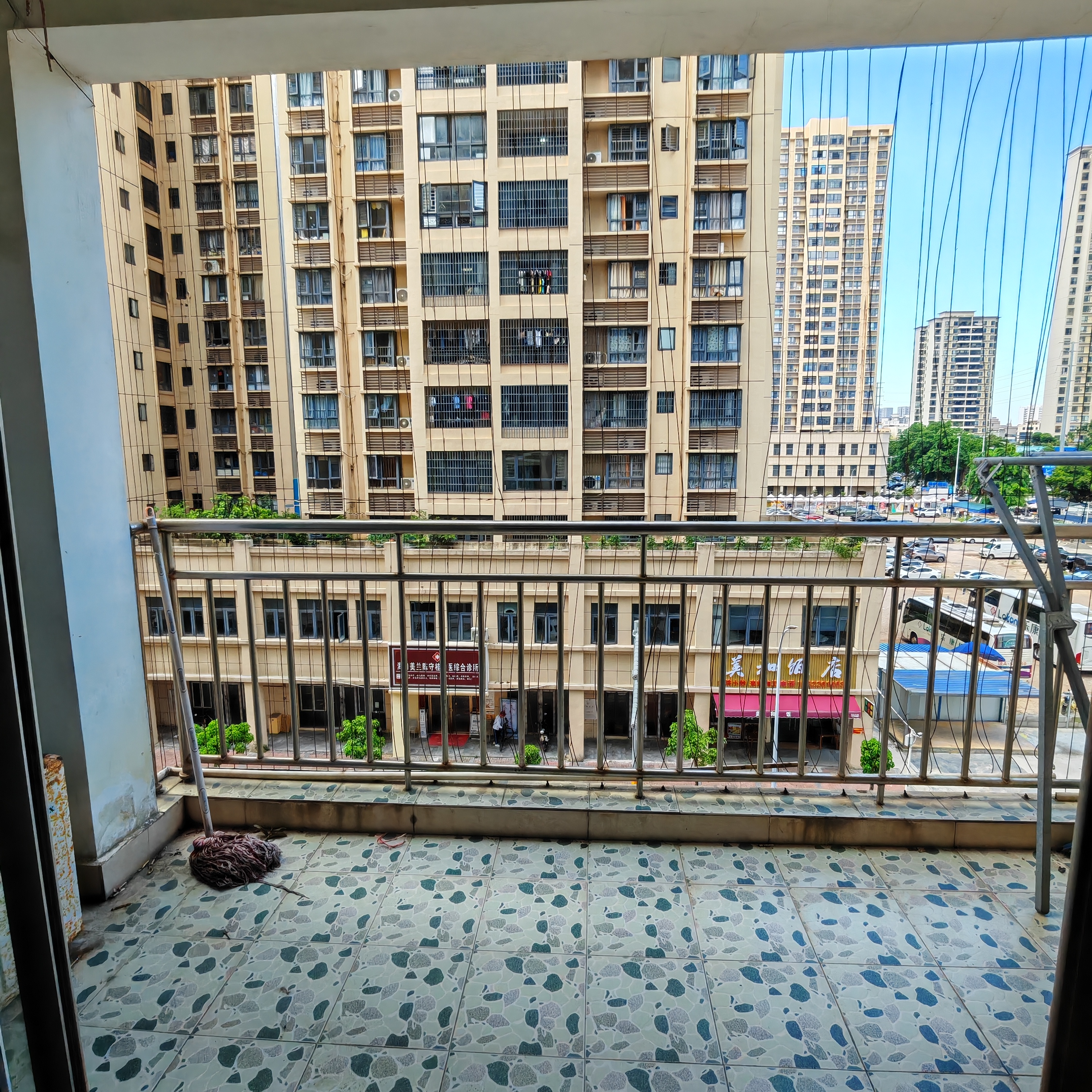 泽丰花园 2室2厅1卫 2000.0元/月 泽丰花园 2室2厅1卫 2000.0元/月室内图