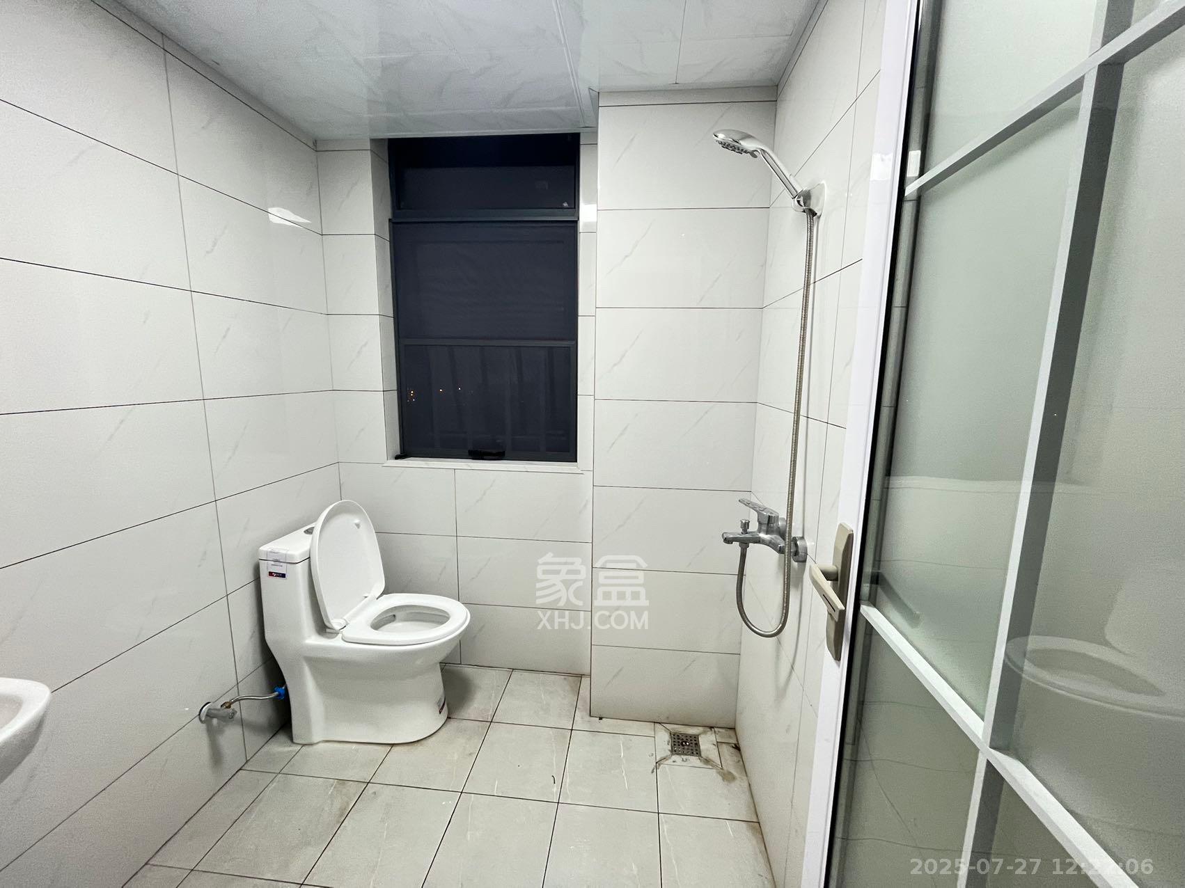 中南红领邦（红星嘉和苑）  3室2厅2卫    2600.0元/月室内图