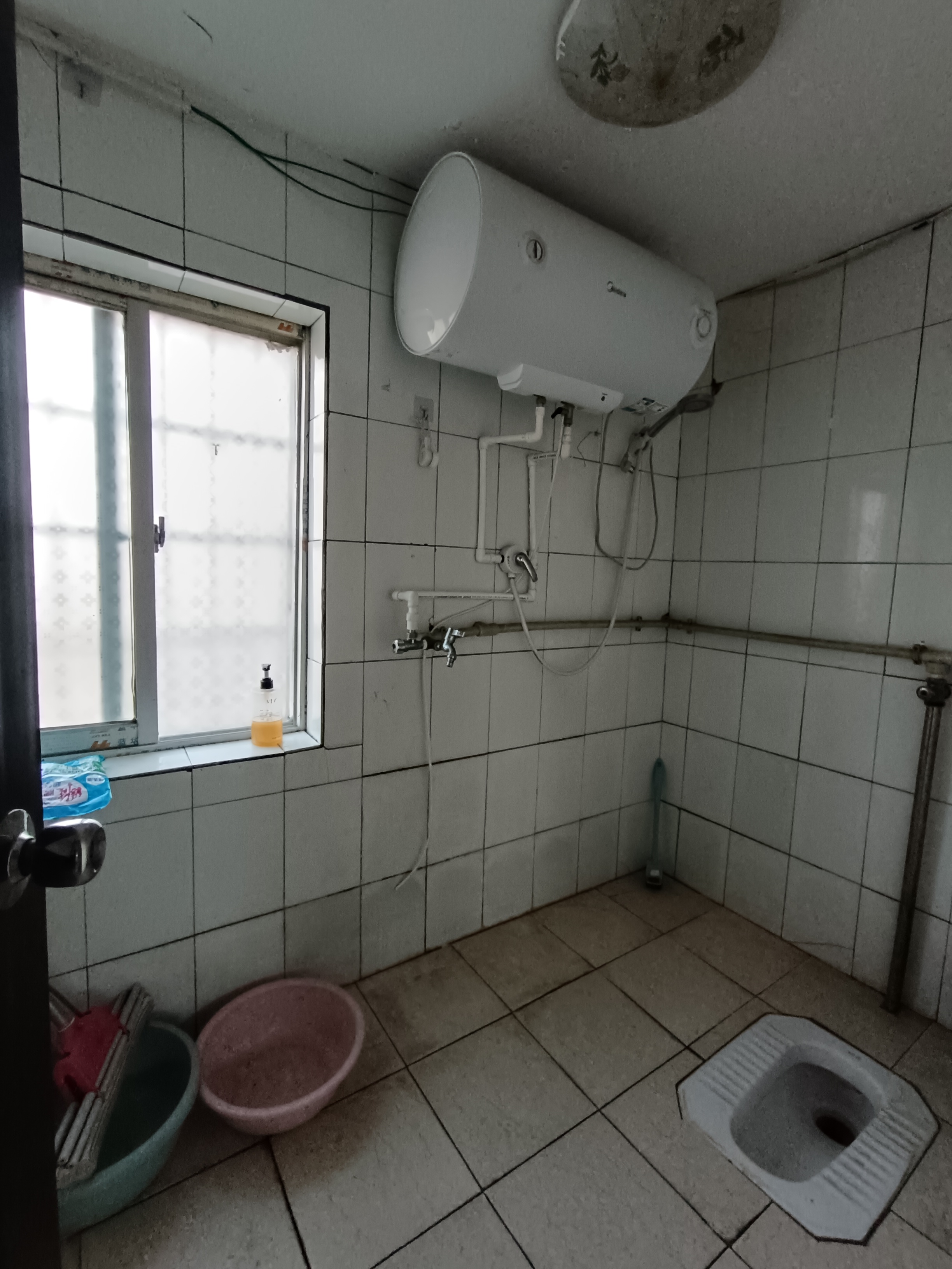 市中心散盘 1室1厅1卫 600.0元/月 市中心散盘 1室1厅1卫 600.0元/月室内图