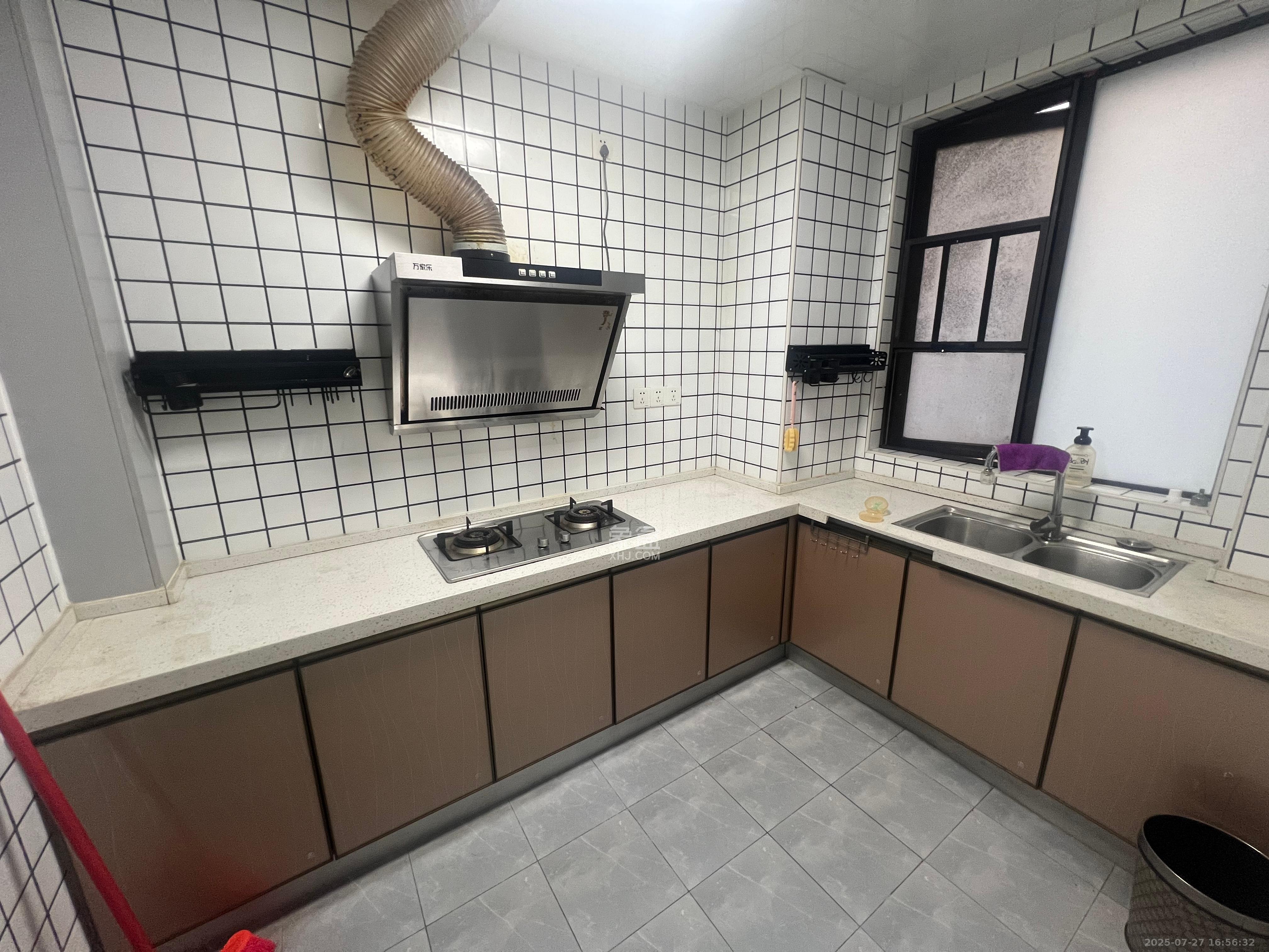 新新花园 4室2厅2卫 2800.0元/月 新新花园 4室2厅2卫 2800.0元/月室内图