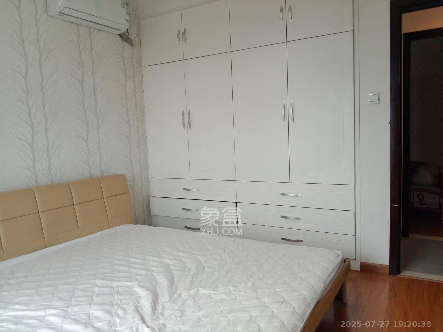 湘域城邦(湘域国际中心) 2室2厅1卫 3800.0元/月 湘域城邦(湘域国际中心) 2室2厅1卫 3800.0元/月室内图