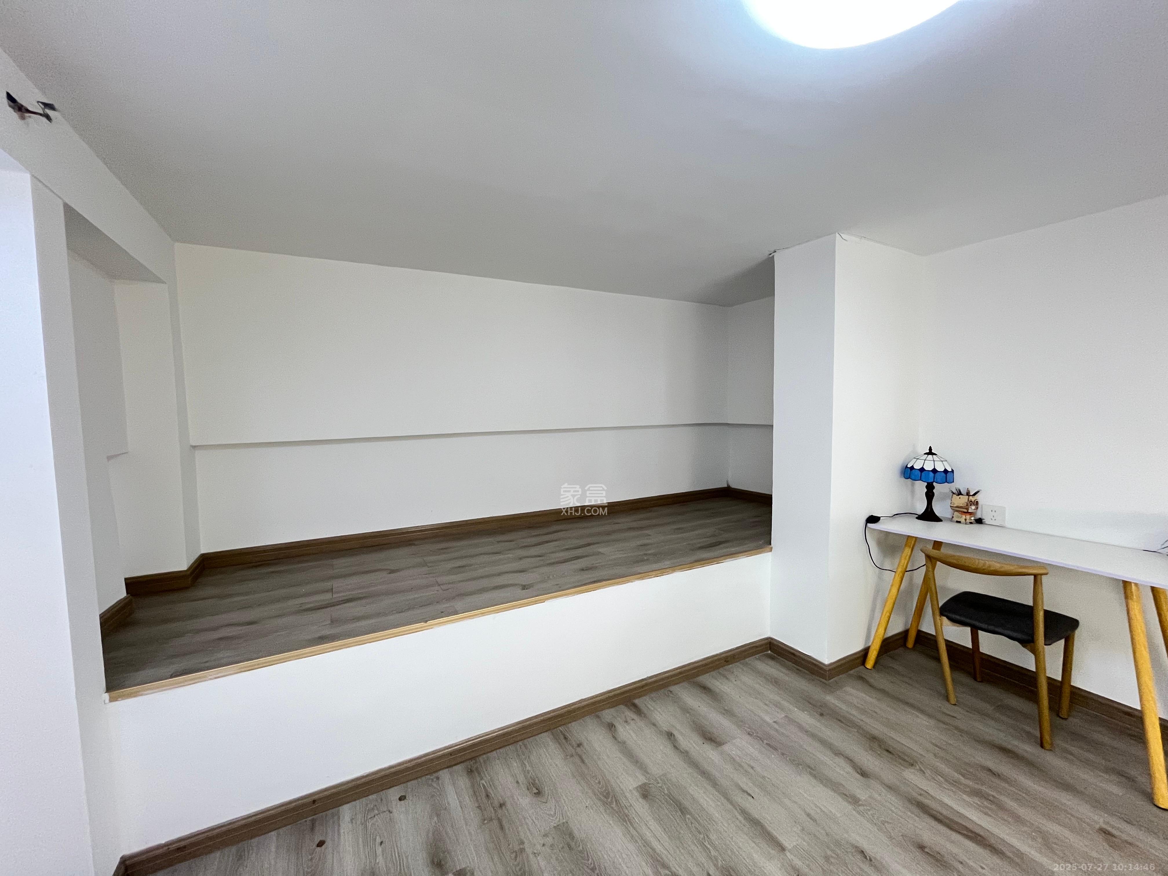 卓越中寰 2室1厅1卫 2200.0元/月 卓越中寰 2室1厅1卫 2200.0元/月室内图