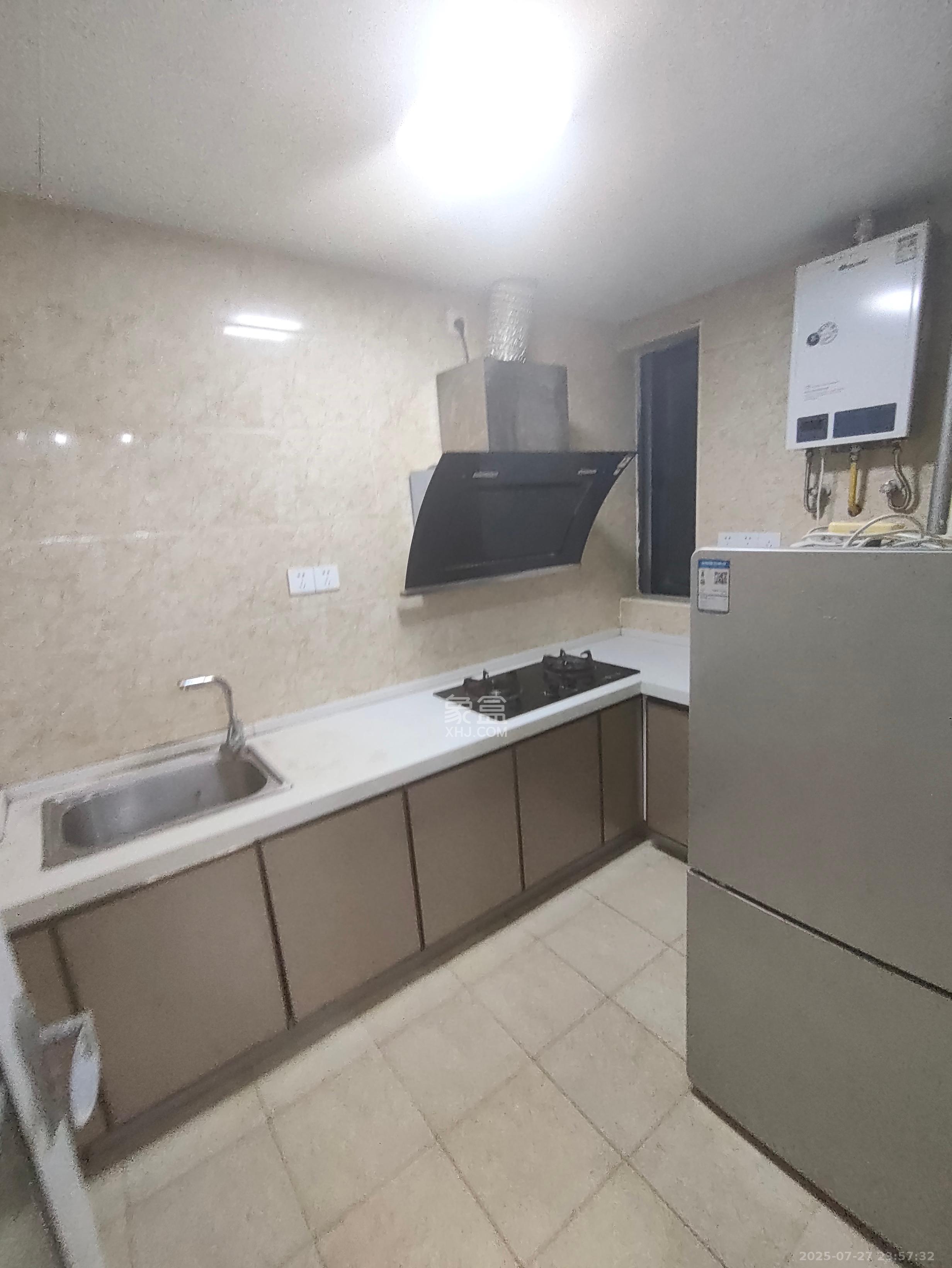 新青年公寓  2室1厅1卫    2600.0元/月室内图