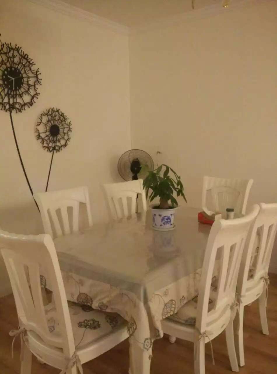 盛世时代广场 3室2厅2卫 92.8万 盛世时代广场 3室2厅2卫 92.8万客厅