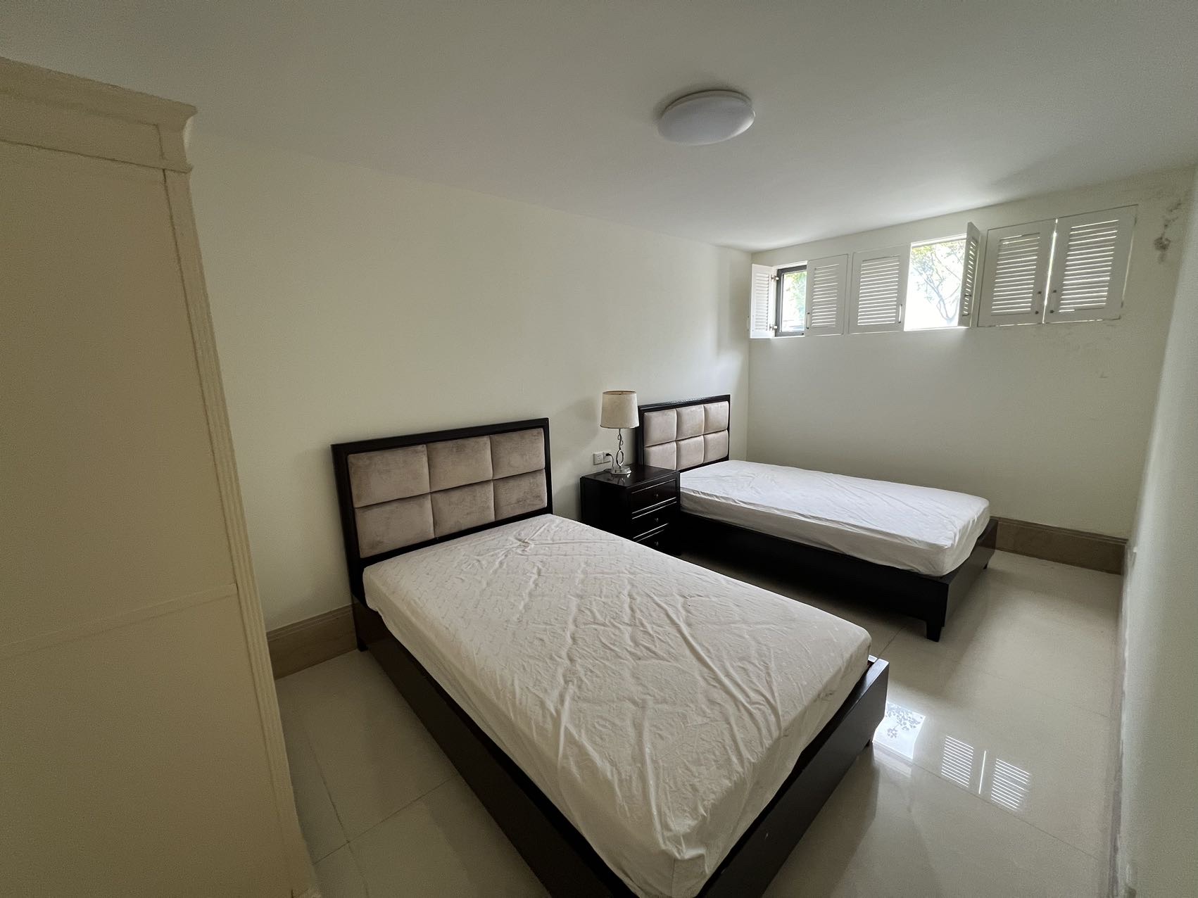 龙墅湾  6室4厅3卫    30000.0元/月 龙墅湾  6室4厅3卫    30000.0元/月户型图