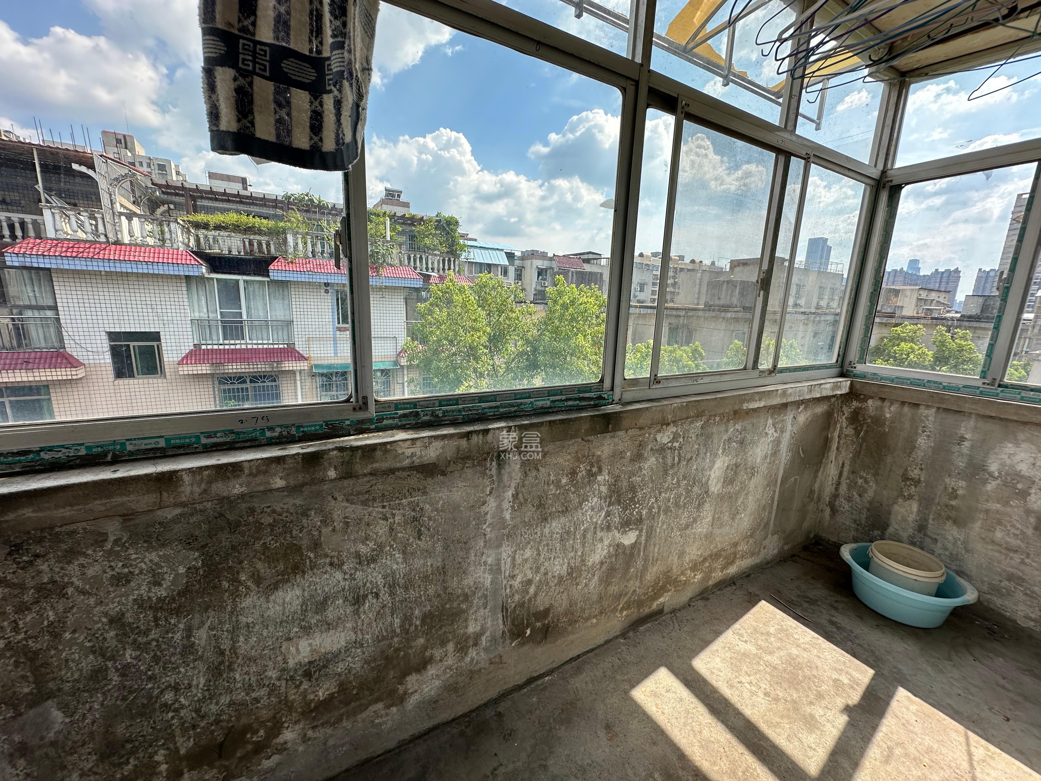 火星一片 1室1厅1卫 700.0元/月 火星一片 1室1厅1卫 700.0元/月室内图