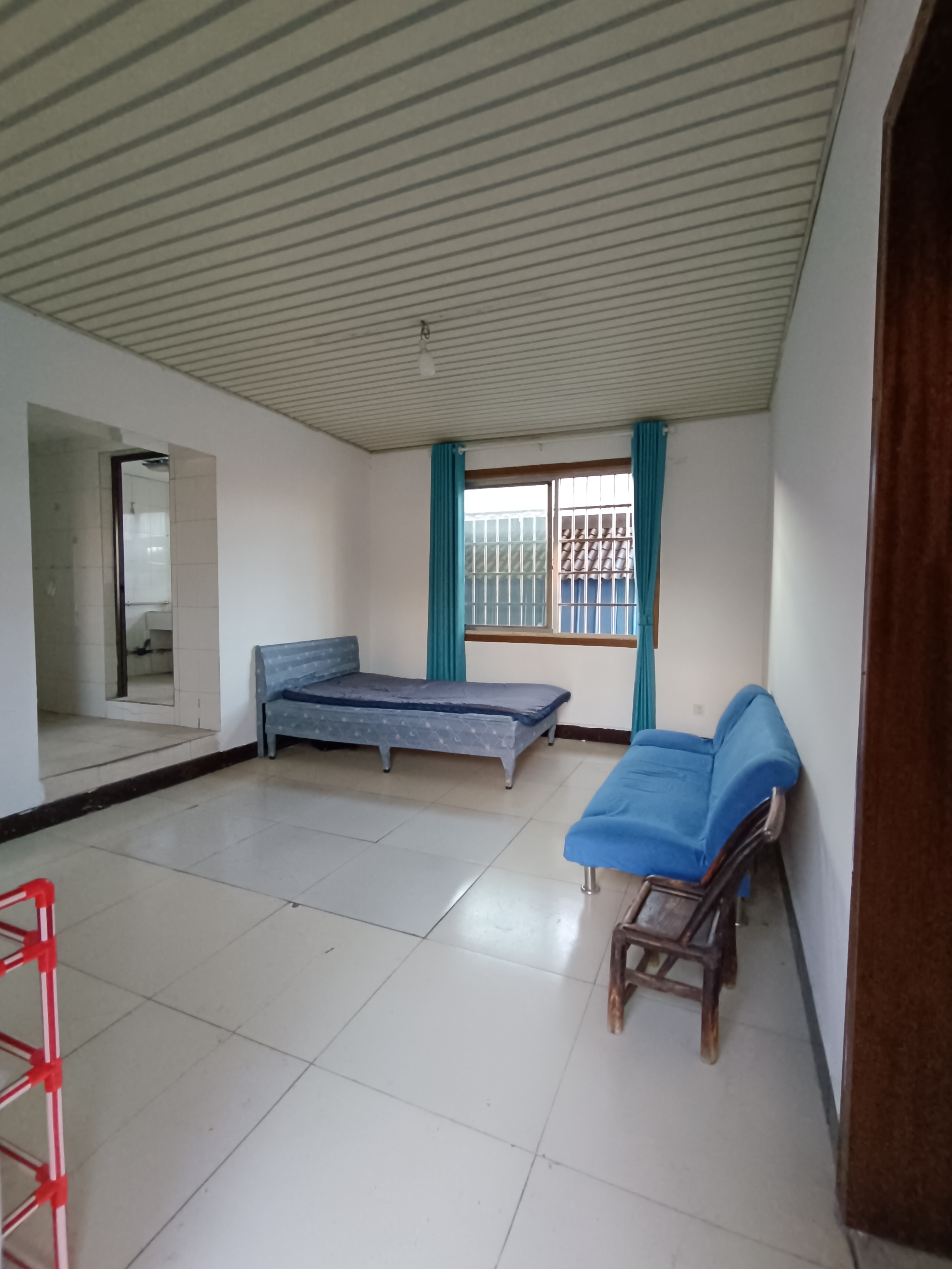 市中心散盘 1室1厅1卫 600.0元/月 市中心散盘 1室1厅1卫 600.0元/月室内图