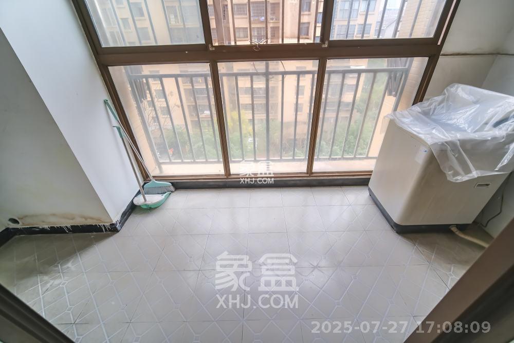 四季星城  3室2厅1卫    1650.0元/月室内图