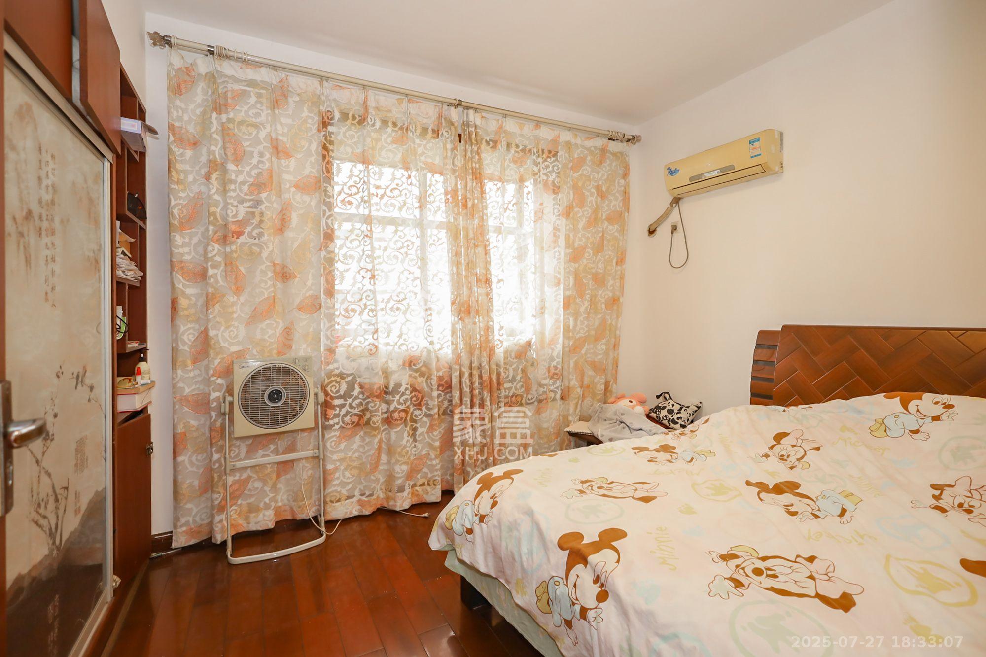 沁园春 3室2厅2卫 3500.0元/月 沁园春 3室2厅2卫 3500.0元/月室内图