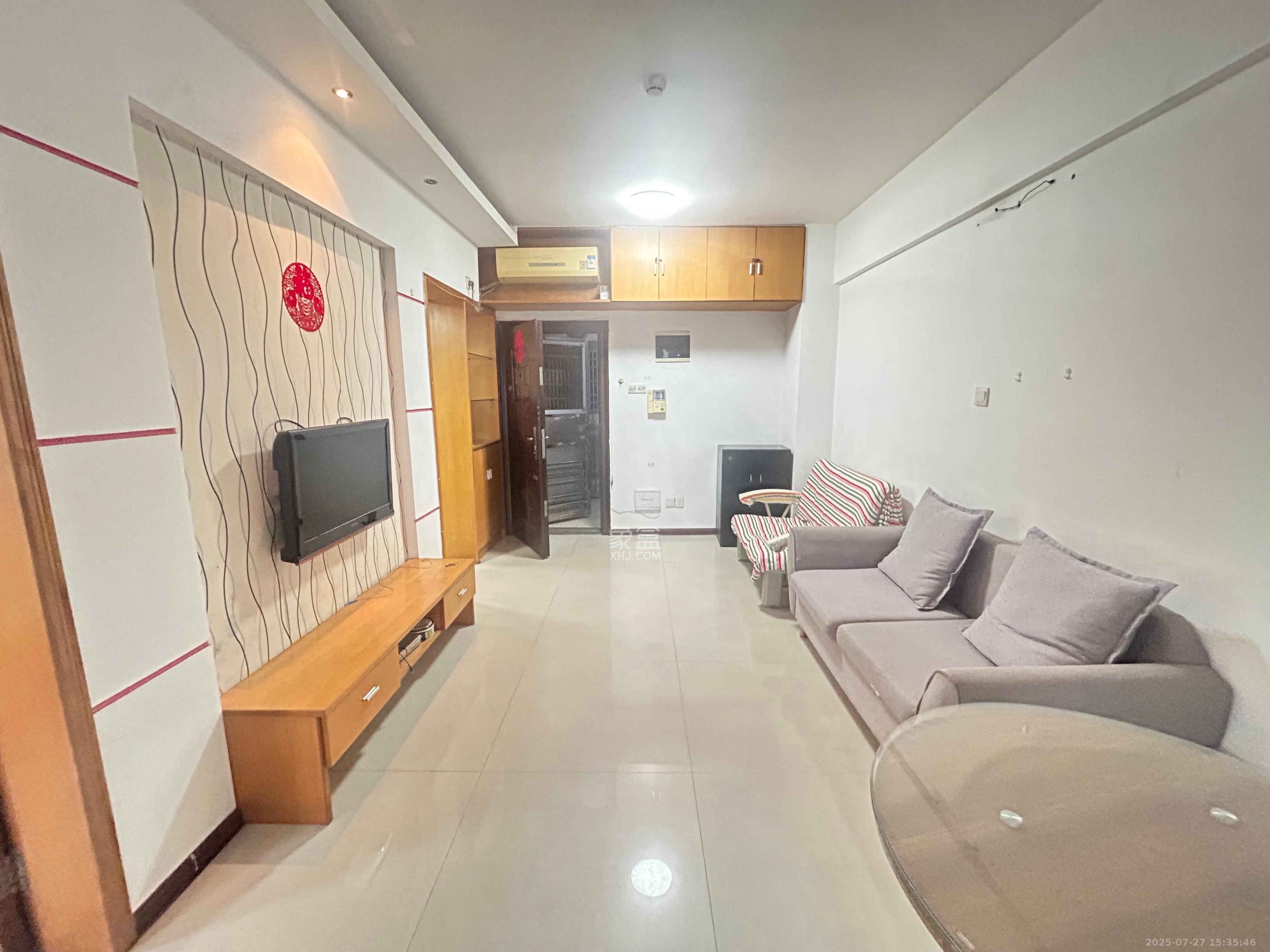 上海城小区  1室1厅1卫    1600.0元/月室内图1