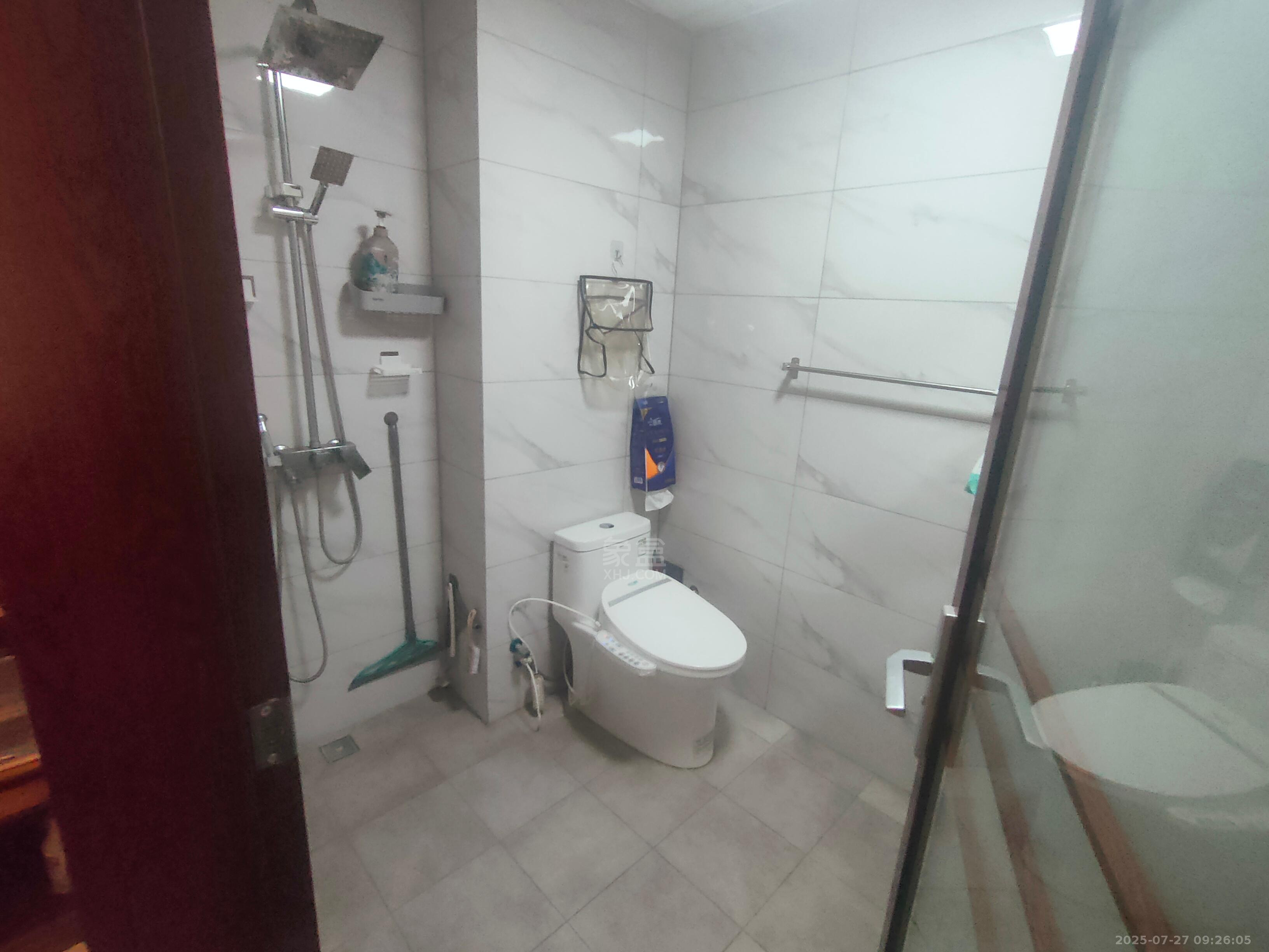 中泰财富湘江  1室1厅1卫    1500.0元/月 中泰财富湘江  1室1厅1卫    1500.0元/月室内图