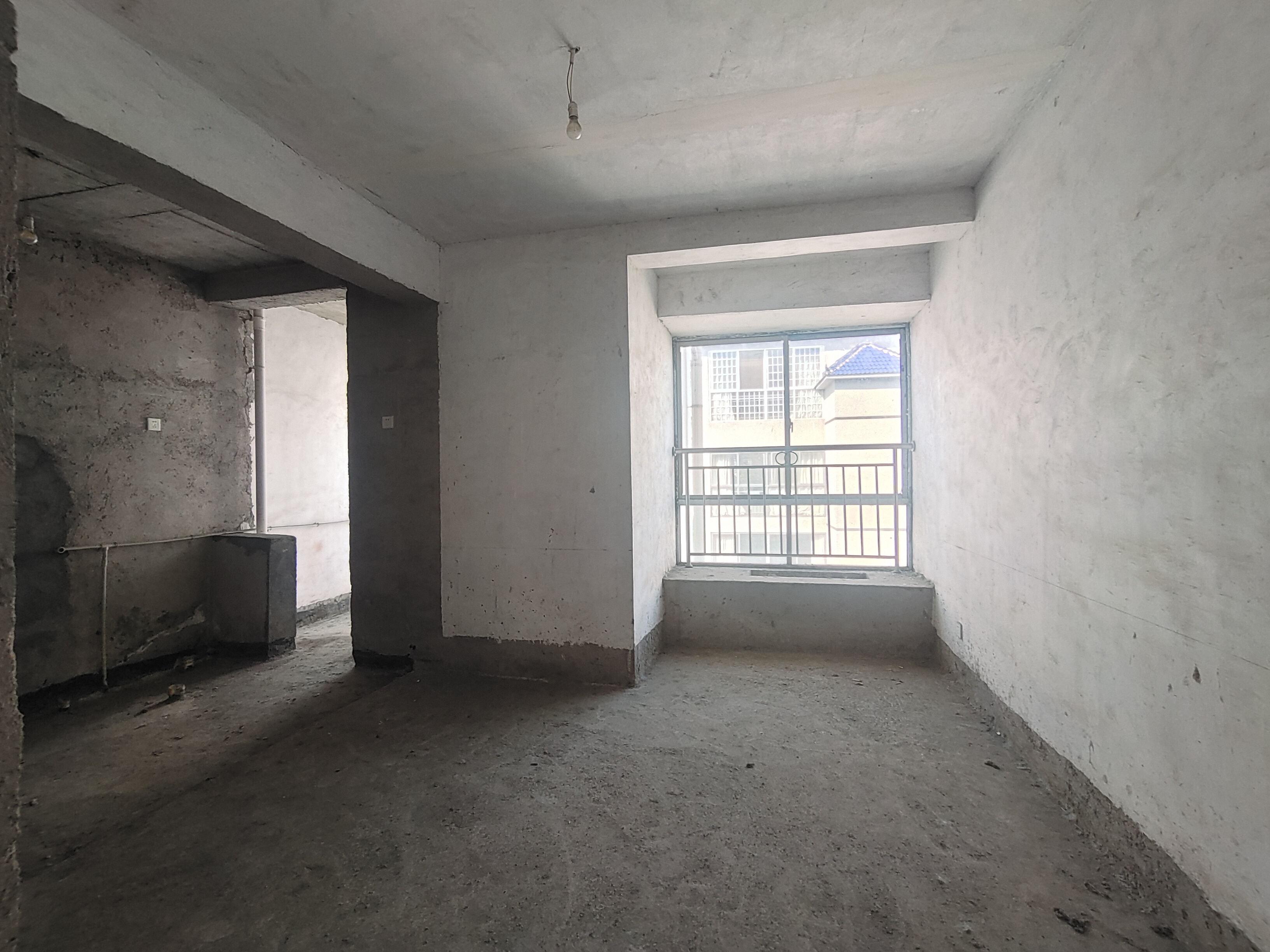 水榭花都 6室3厅2卫 99.8万 水榭花都 6室3厅2卫 99.8万客厅