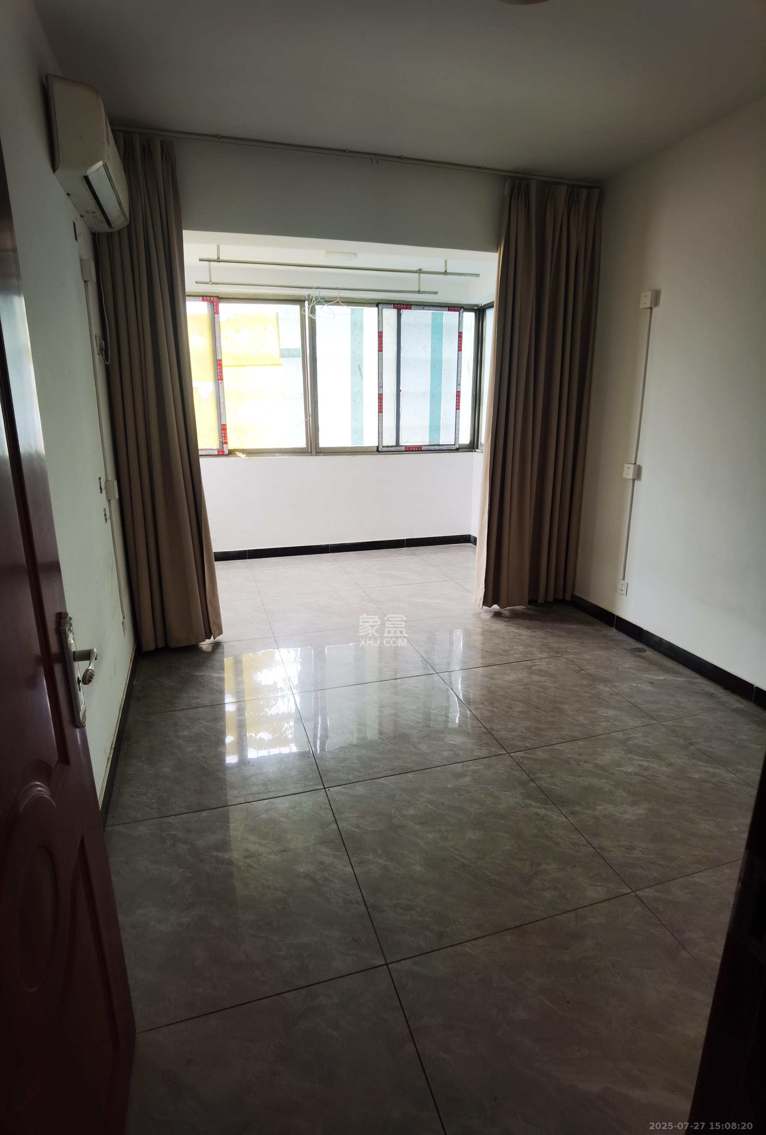 石岭塘小区长锦区  3室2厅2卫    2000.0元/月室内图