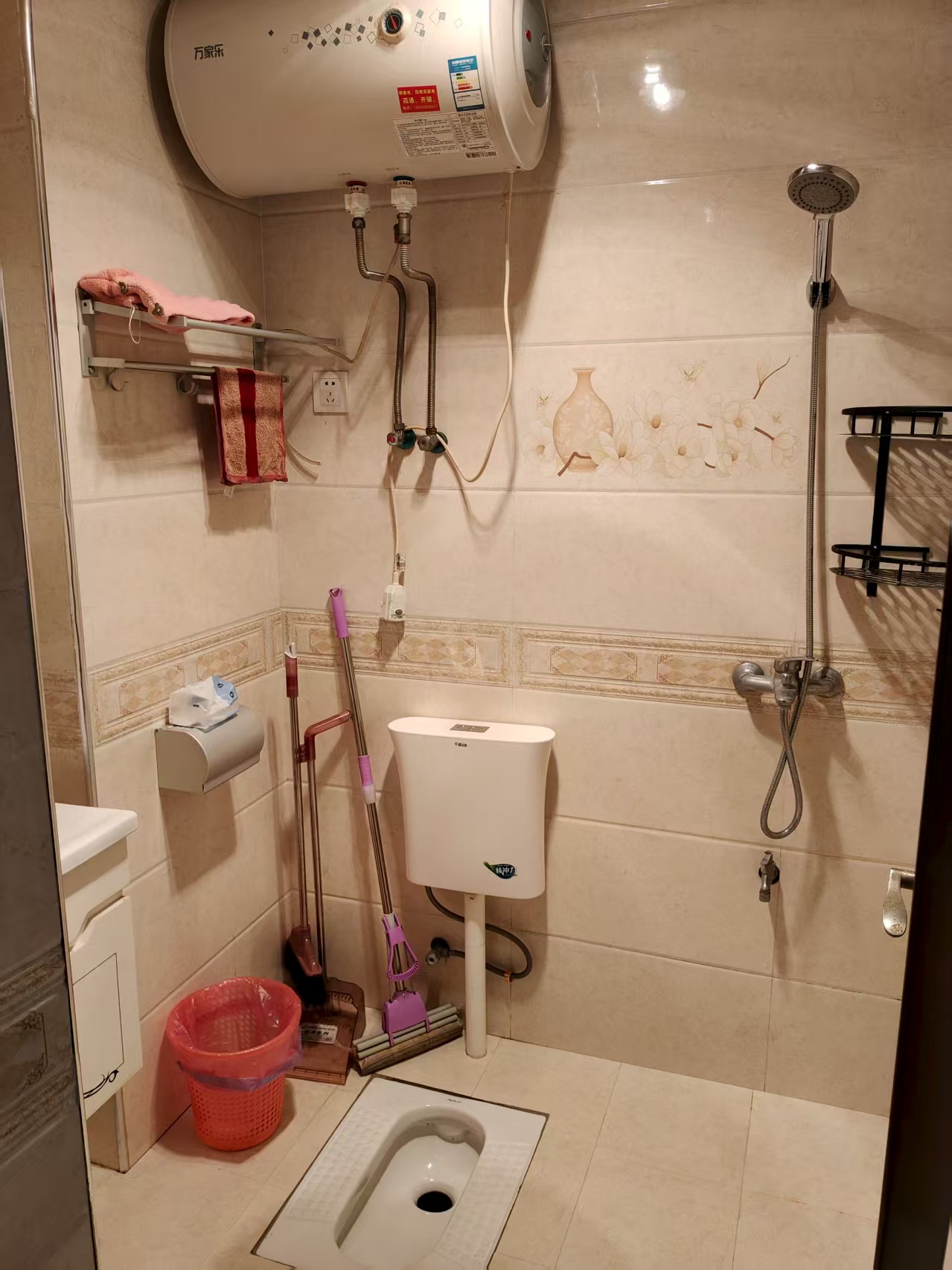 五洲富隆中心  1室1厅1卫    850.0元/月室内图