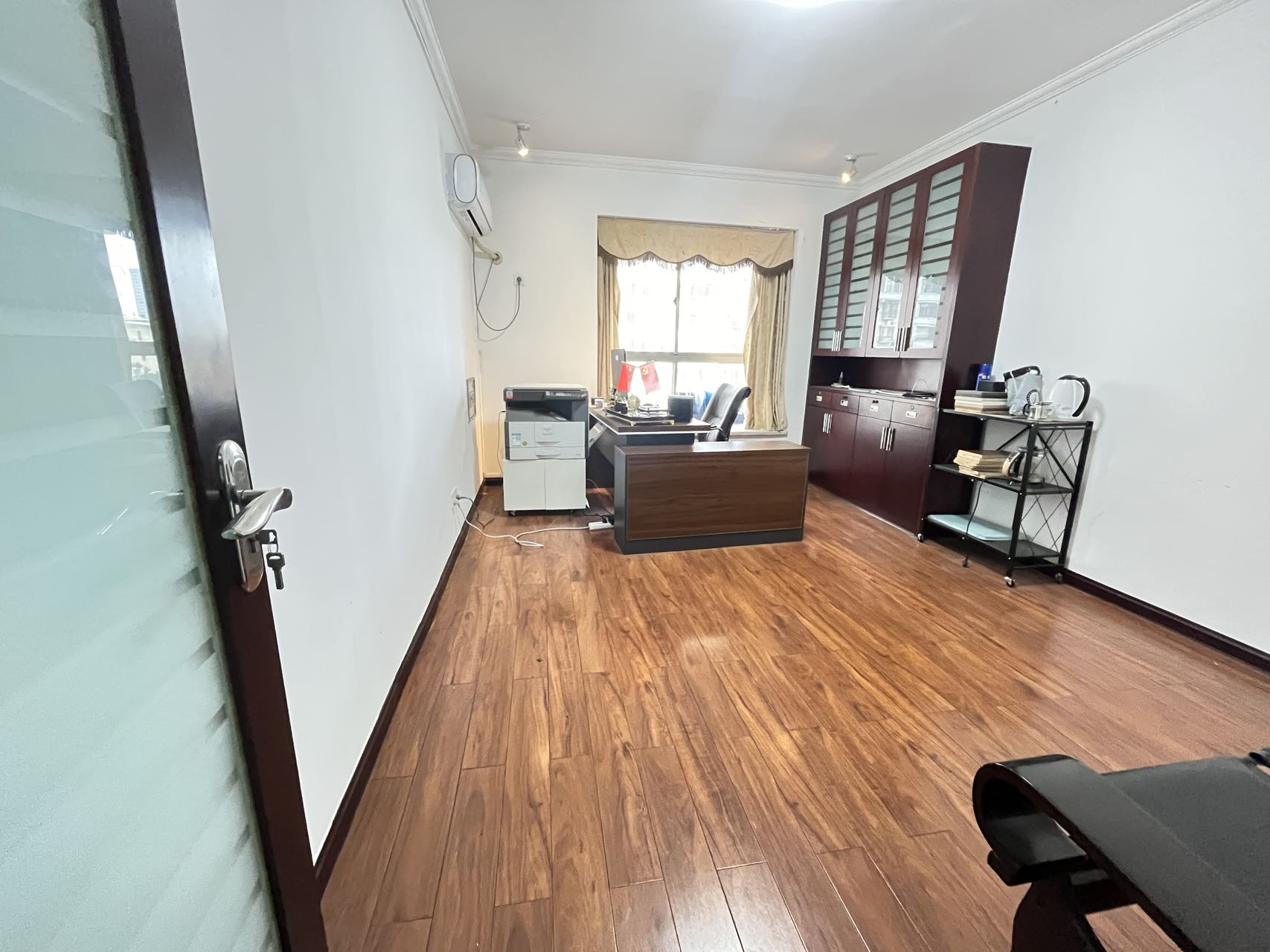 时代广场  4室2厅2卫    4800.0元/月 时代广场  4室2厅2卫    4800.0元/月室内图