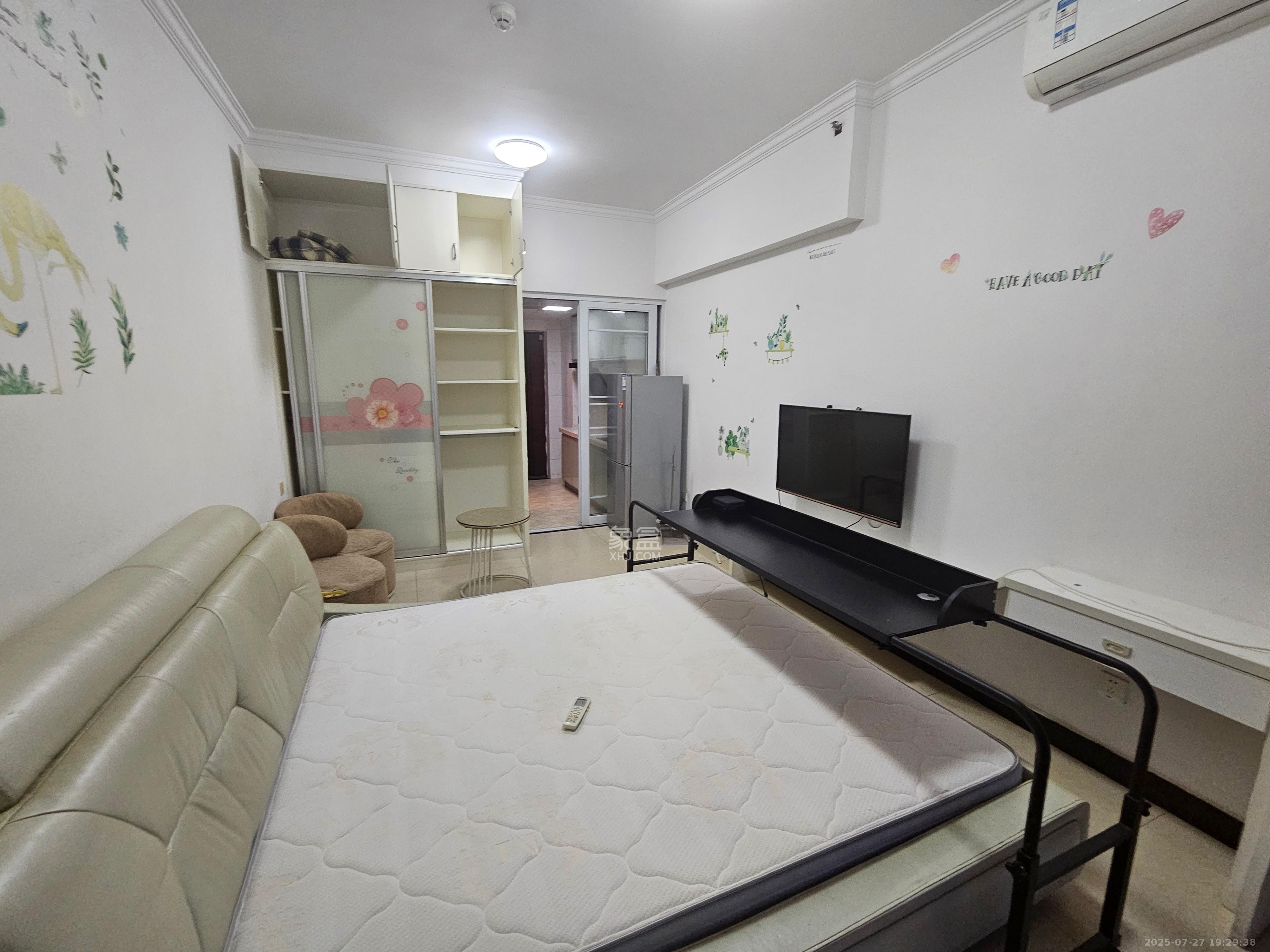 达美D6区  1室1厅1卫    1600.0元/月室内图