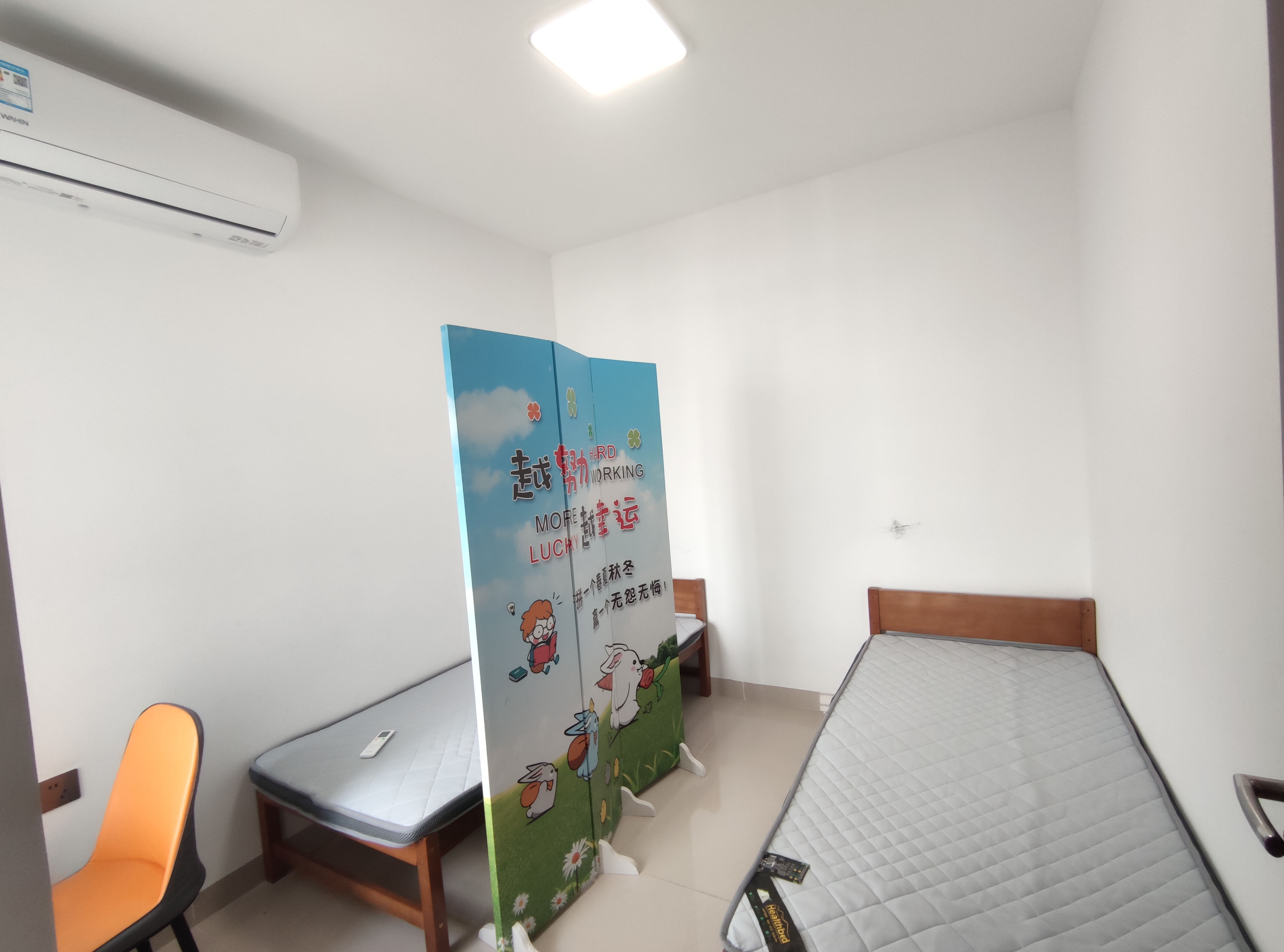 金龙苑  1室1厅1卫    62.4万 金龙苑  1室1厅1卫    62.4万室内图