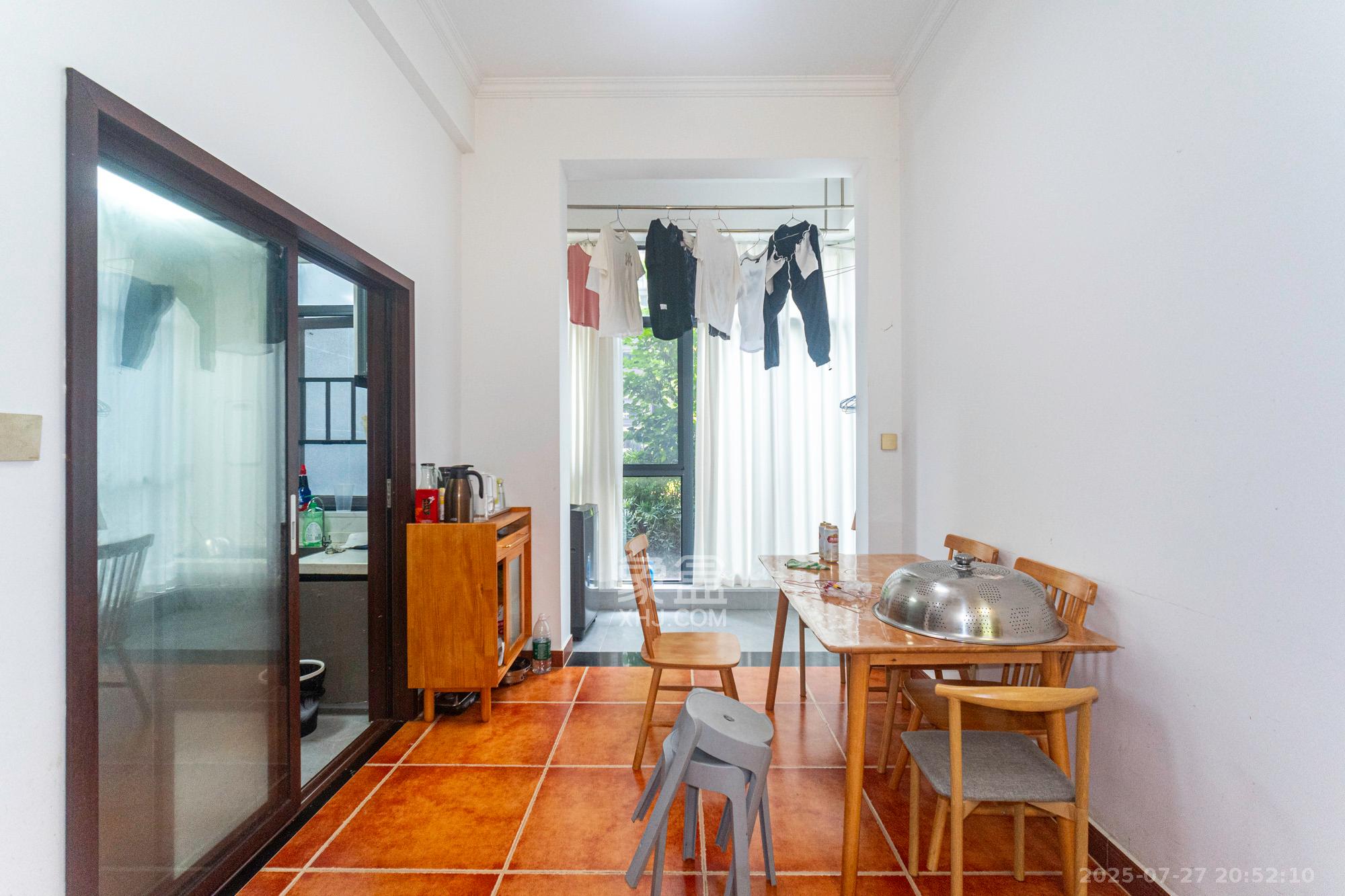 中建悦和城 4室2厅2卫 95.0万 中建悦和城 4室2厅2卫 95.0万客厅