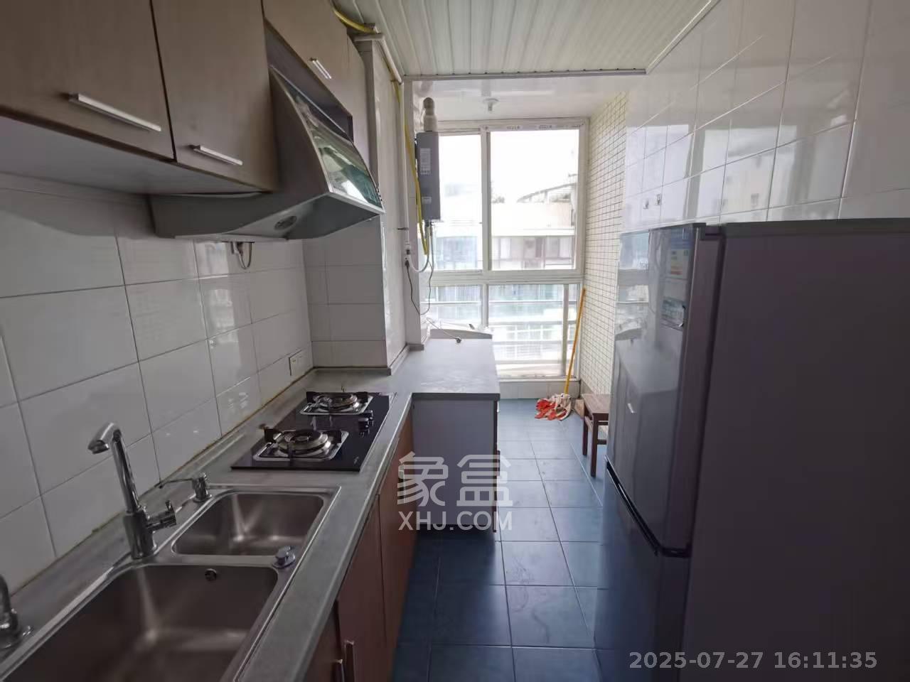江岸景苑  3室2厅2卫   3500.00元/月室内图