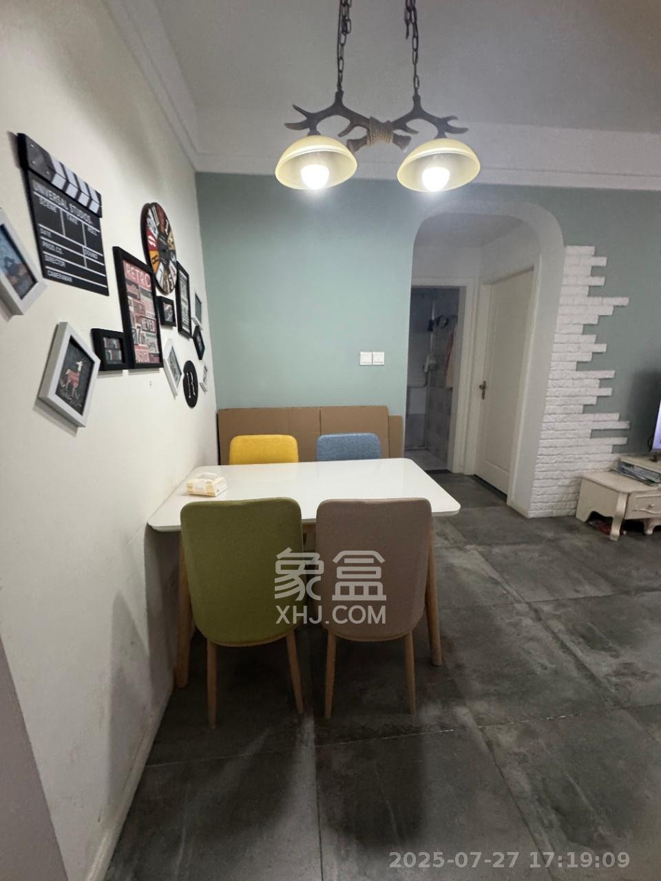 汇金城/嘉华城(二期、三期)  3室1厅1卫    2800.0元/月 汇金城/嘉华城(二期、三期)  3室1厅1卫    2800.0元/月室内图1