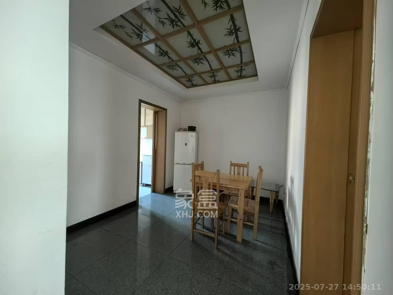 轻化公司宿舍向东南6号(产权南湖路46号) 2室2厅1卫 1500.0元/月 轻化公司宿舍向东南6号(产权南湖路46号) 2室2厅1卫 1500.0元/月室内图