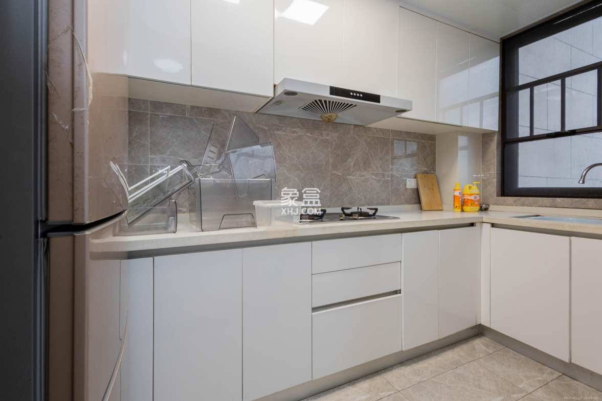 君合新城玺樾  3室2厅2卫    83.8万 君合新城玺樾  3室2厅2卫    83.8万厨房