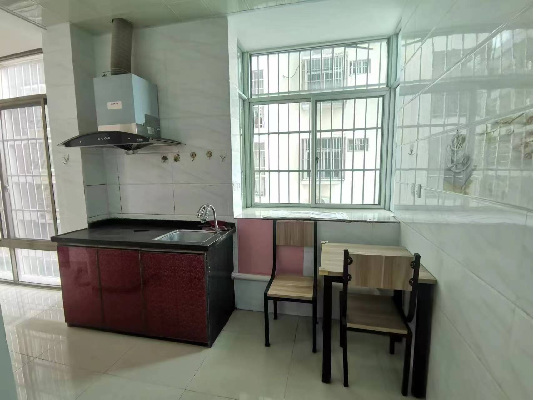 德盛华庭  1室0厅0卫    1500.0元/月 德盛华庭  1室0厅0卫    1500.0元/月室内图