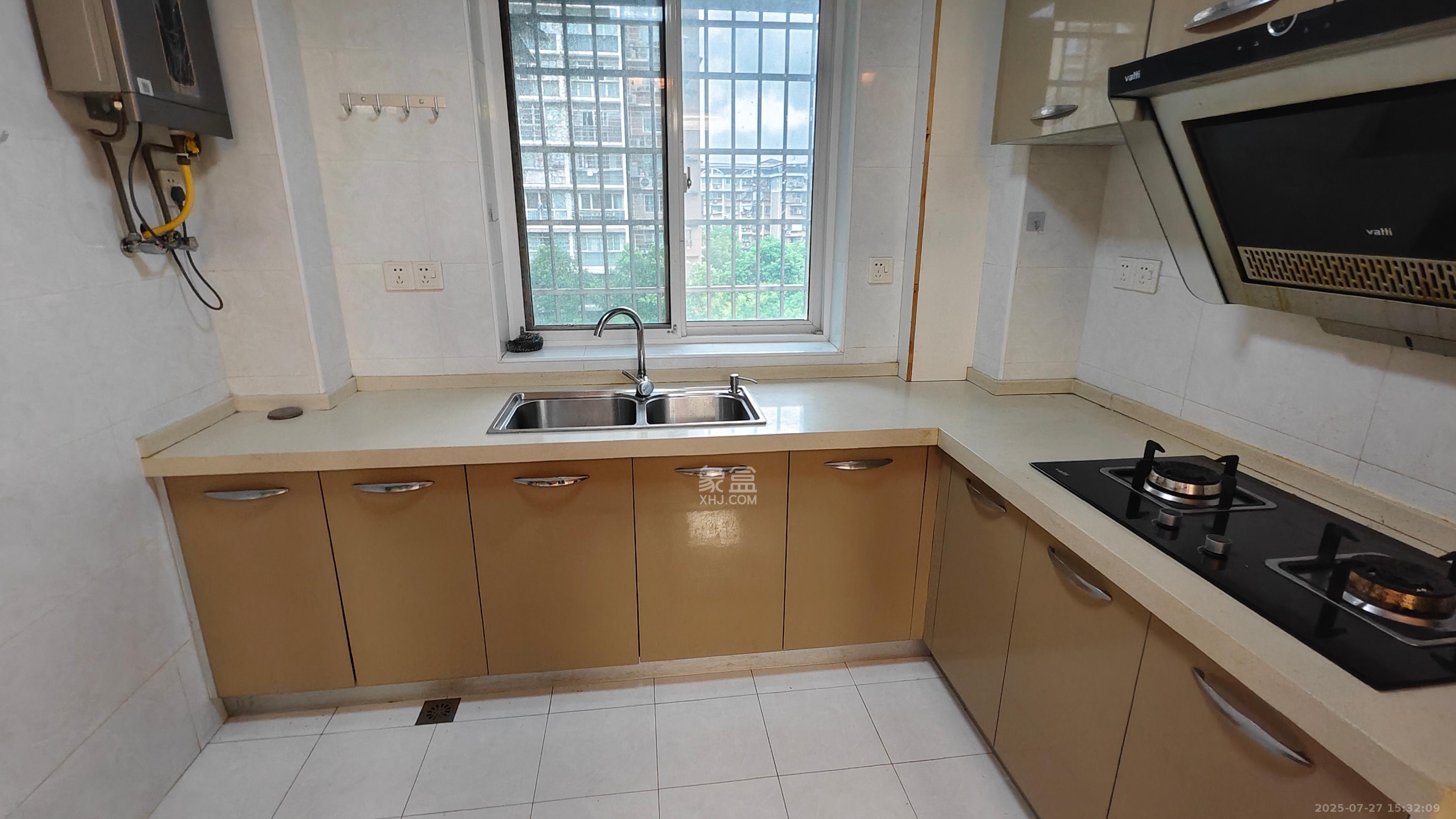 新诚小区  2室2厅1卫    1700.0元/月室内图