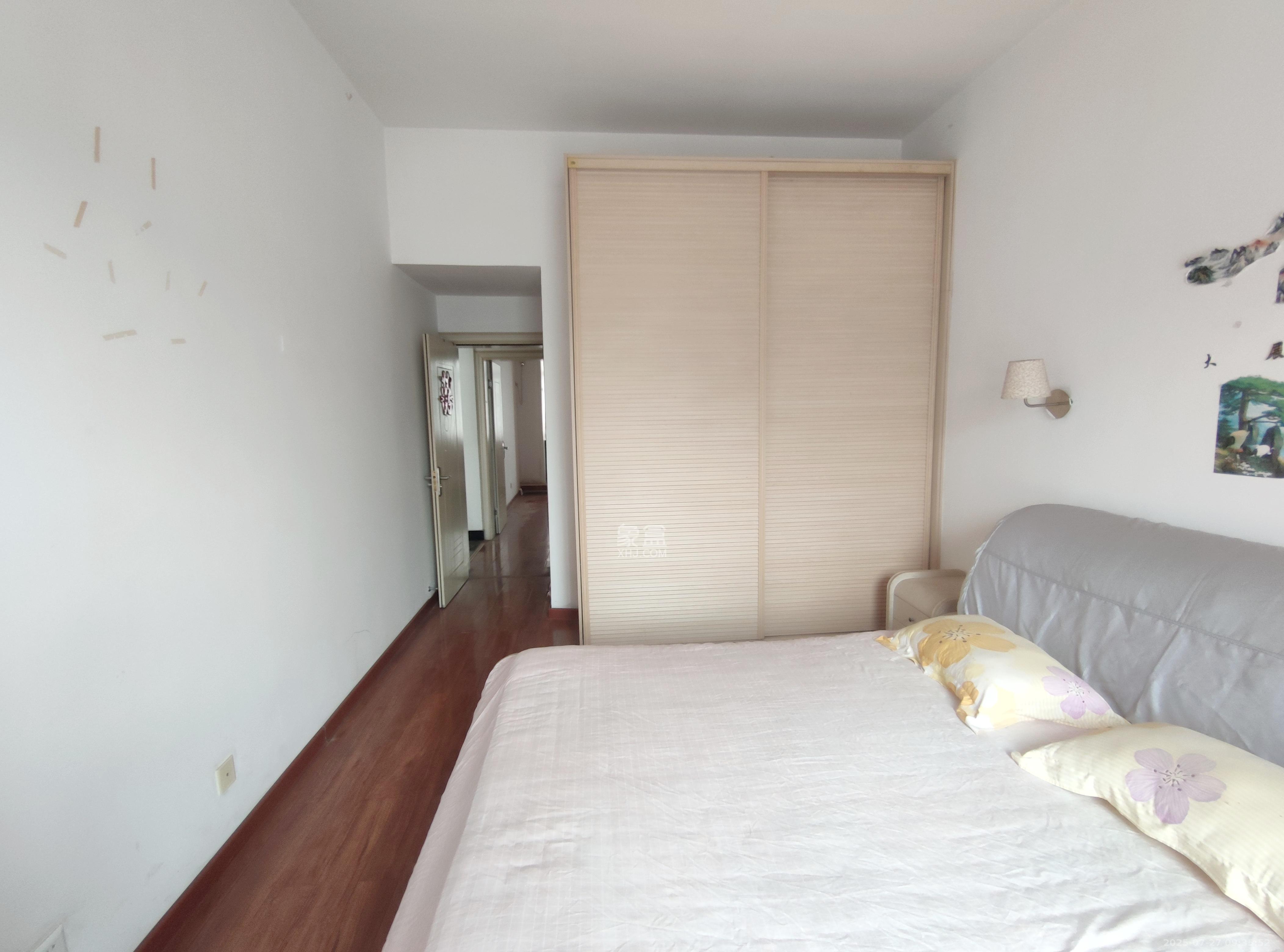 麓谷沐春园 3室2厅2卫 2000.0元/月 麓谷沐春园 3室2厅2卫 2000.0元/月室内图