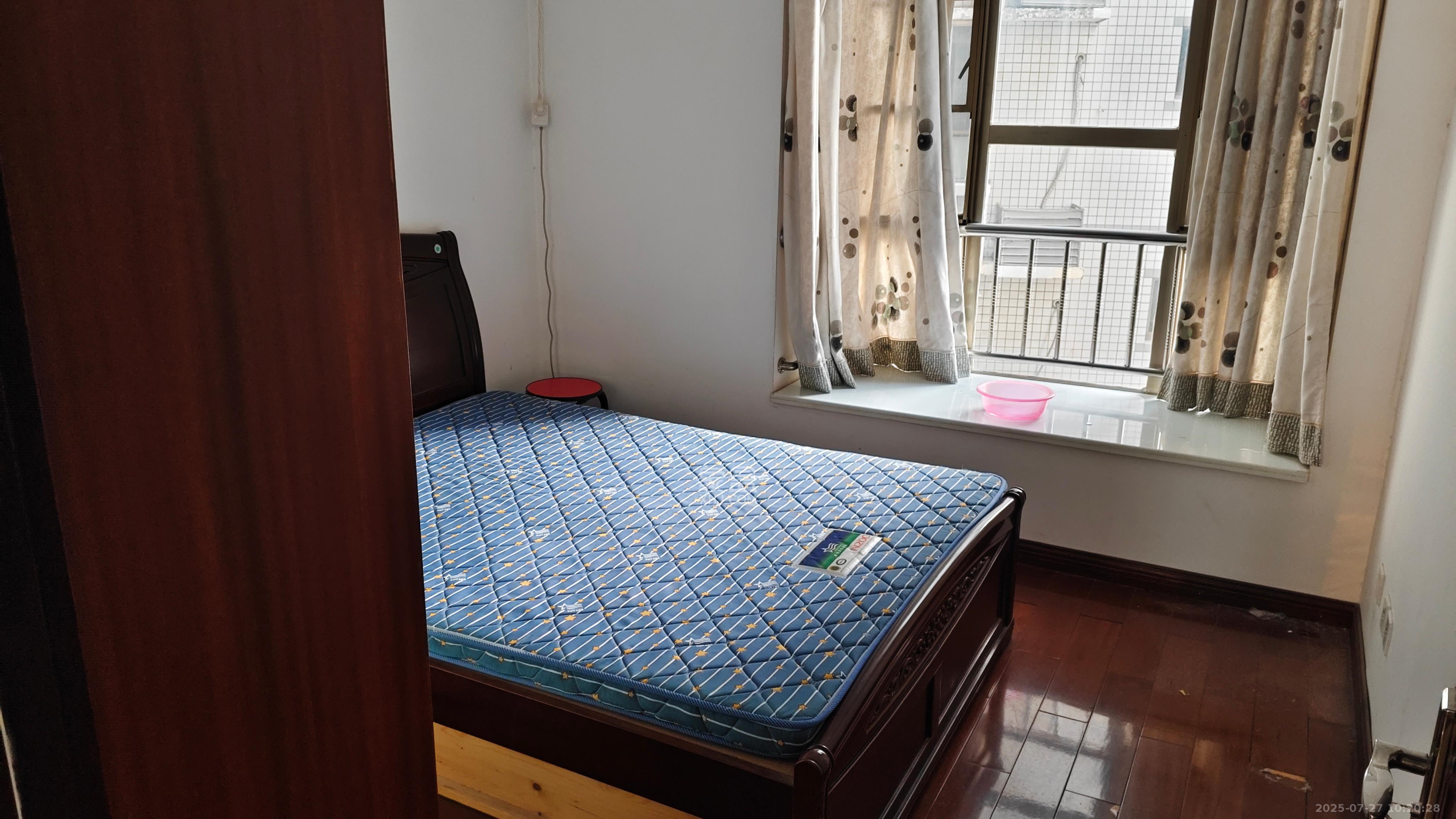 长丰源小区  3室2厅2卫   2500.00元/月室内图