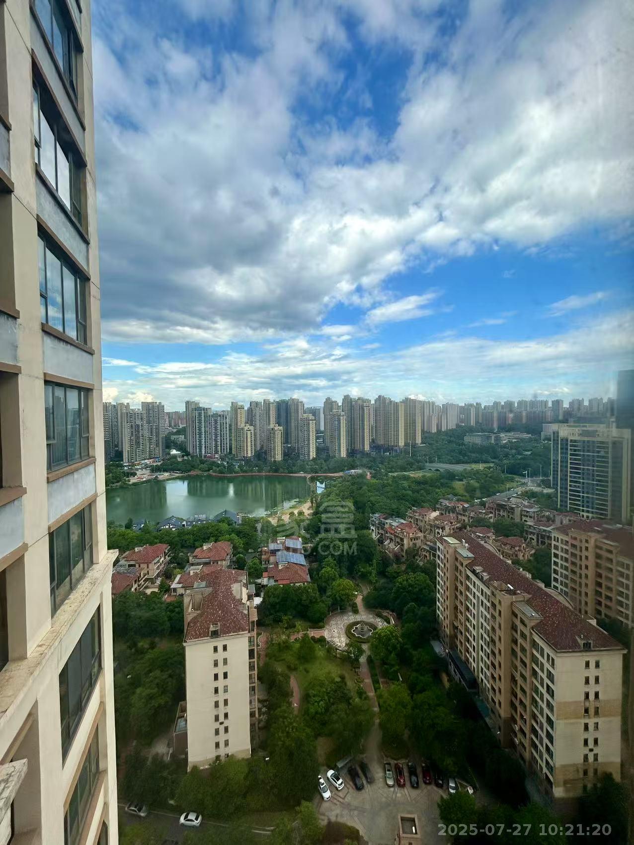 佳兆业金域天下二期  3室2厅2卫   1900.00元/月室内图