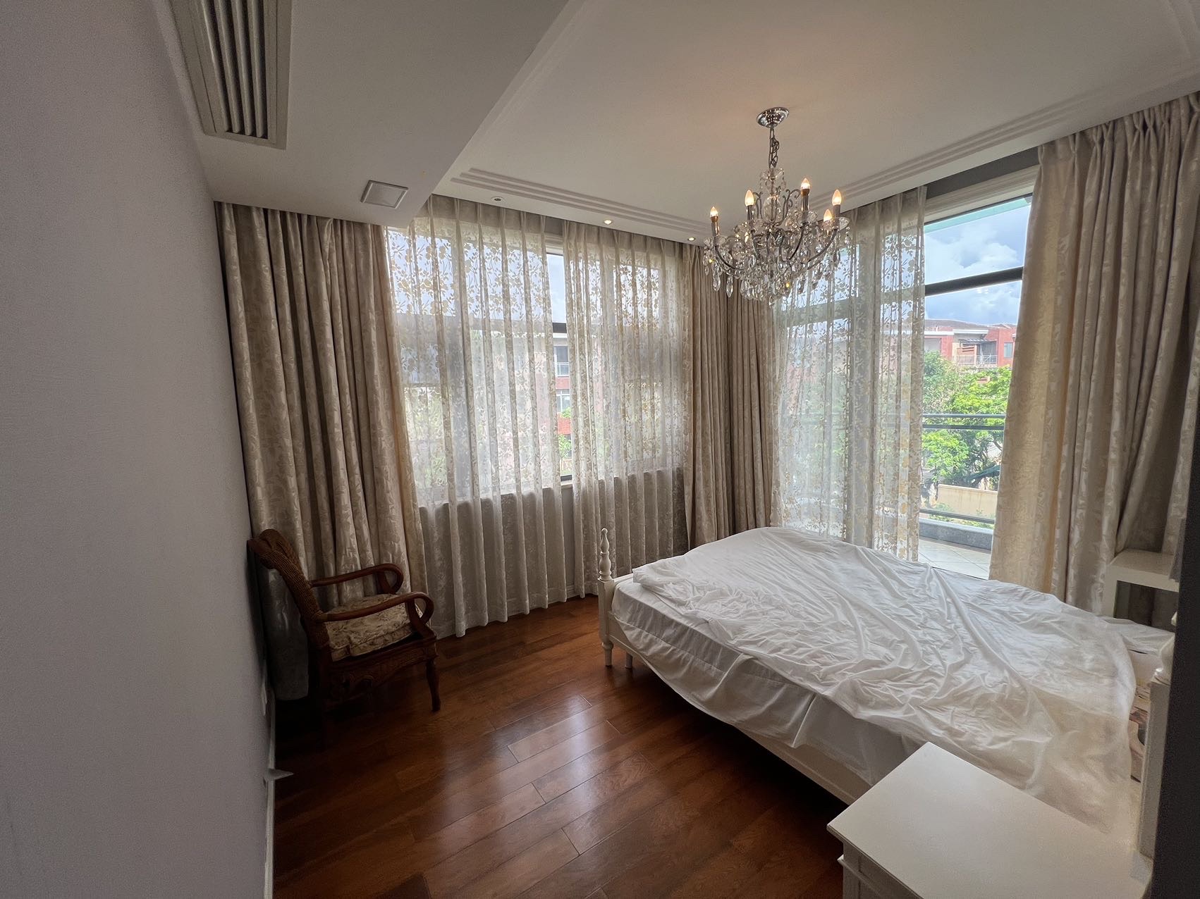 龙墅湾  6室4厅3卫    30000.0元/月室内图