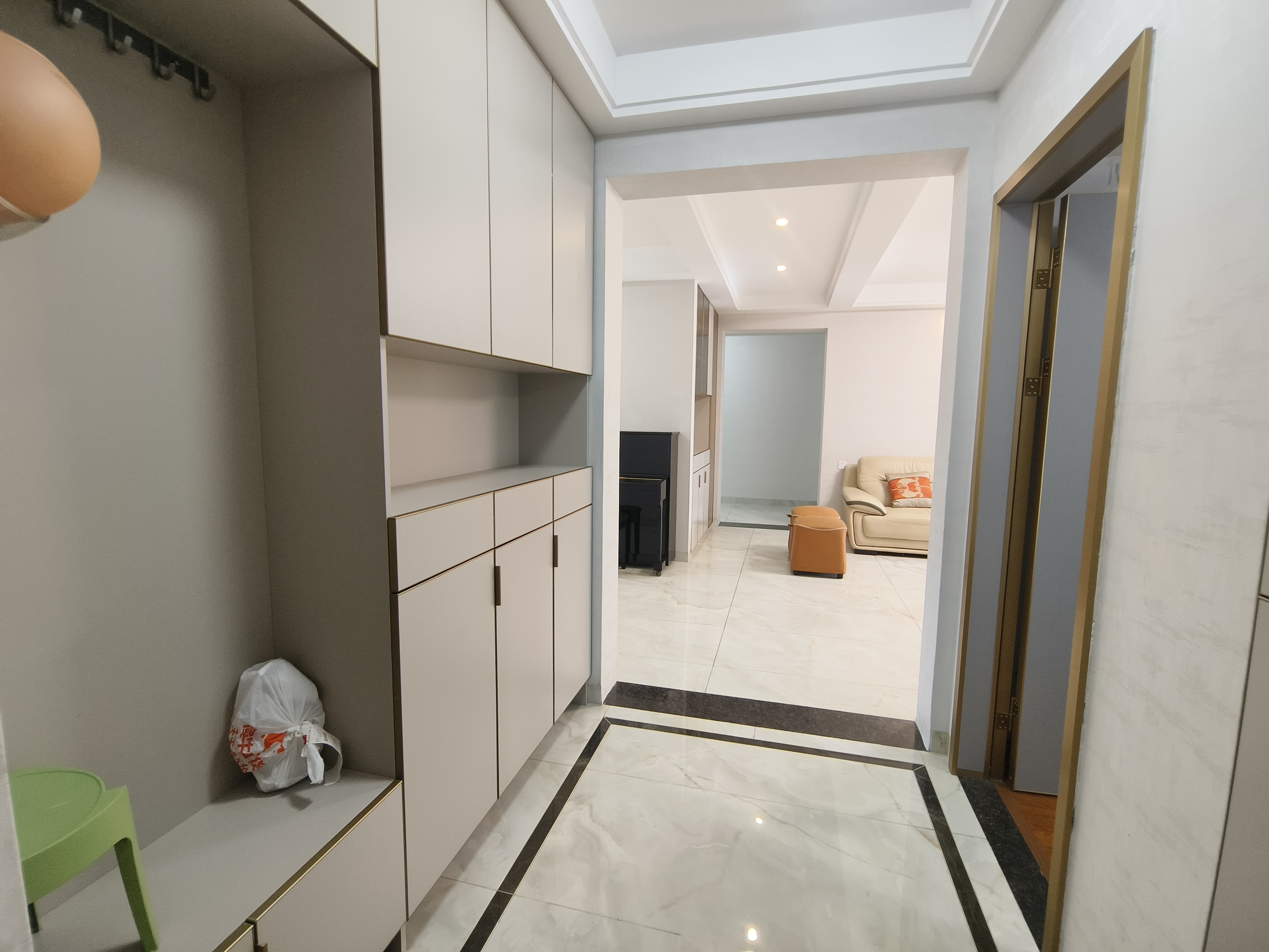 国兴城(B区) 4室2厅2卫 6800.0元/月 国兴城(B区) 4室2厅2卫 6800.0元/月室内图